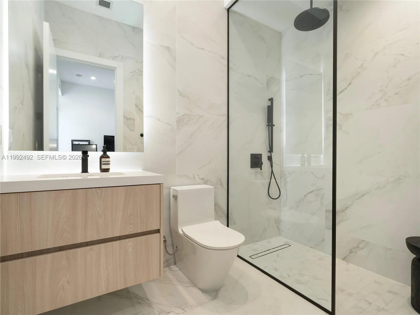 1230 Cleveland Rd, Miami Beach, Florida 33141, Miami Beach, Florida 33141, 5 Bedrooms Bedrooms, ,5 BathroomsBathrooms,Residential Lease,For Rent,1230 Cleveland Rd, Miami Beach, Florida 33141,A11992492