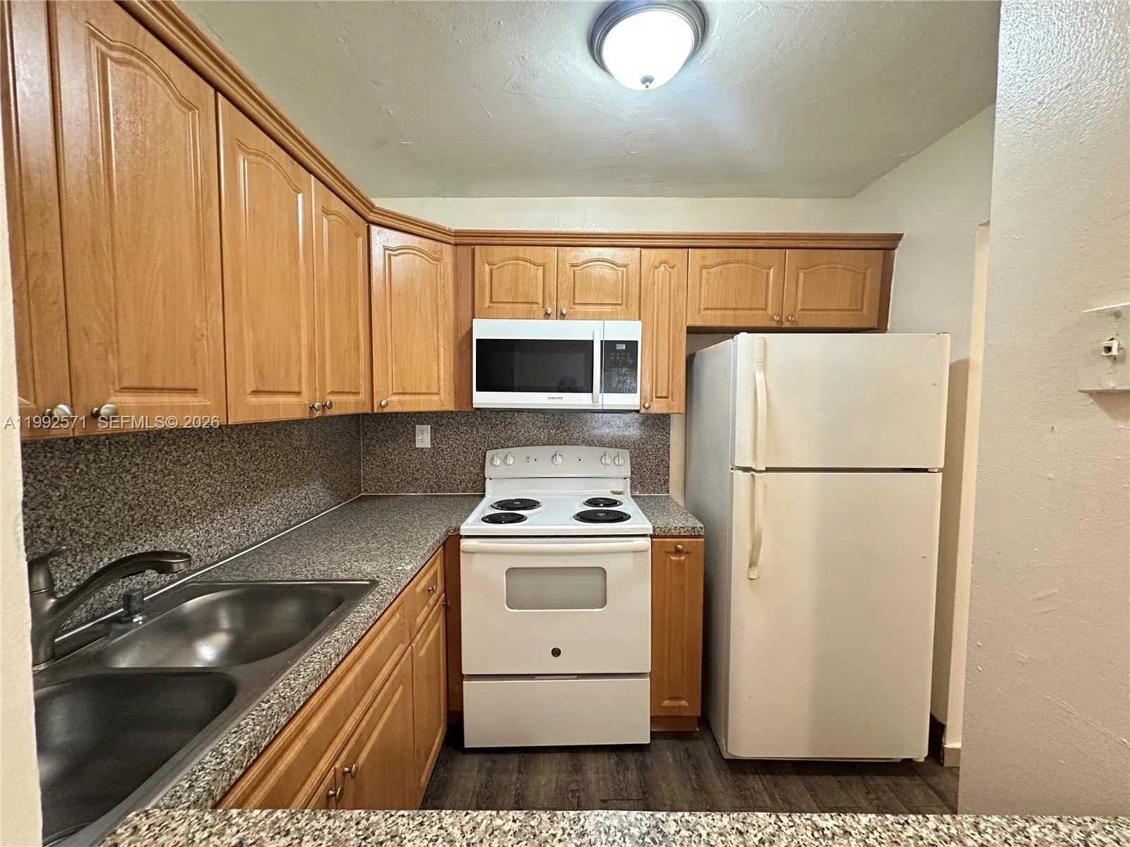 1008 Nw 45th Ave 9, Miami, Florida 33126, Miami, Florida 33126, 1 Bedroom Bedrooms, ,1 BathroomBathrooms,Residential Lease,For Rent,1008 Nw 45th Ave 9, Miami, Florida 33126,A11992571