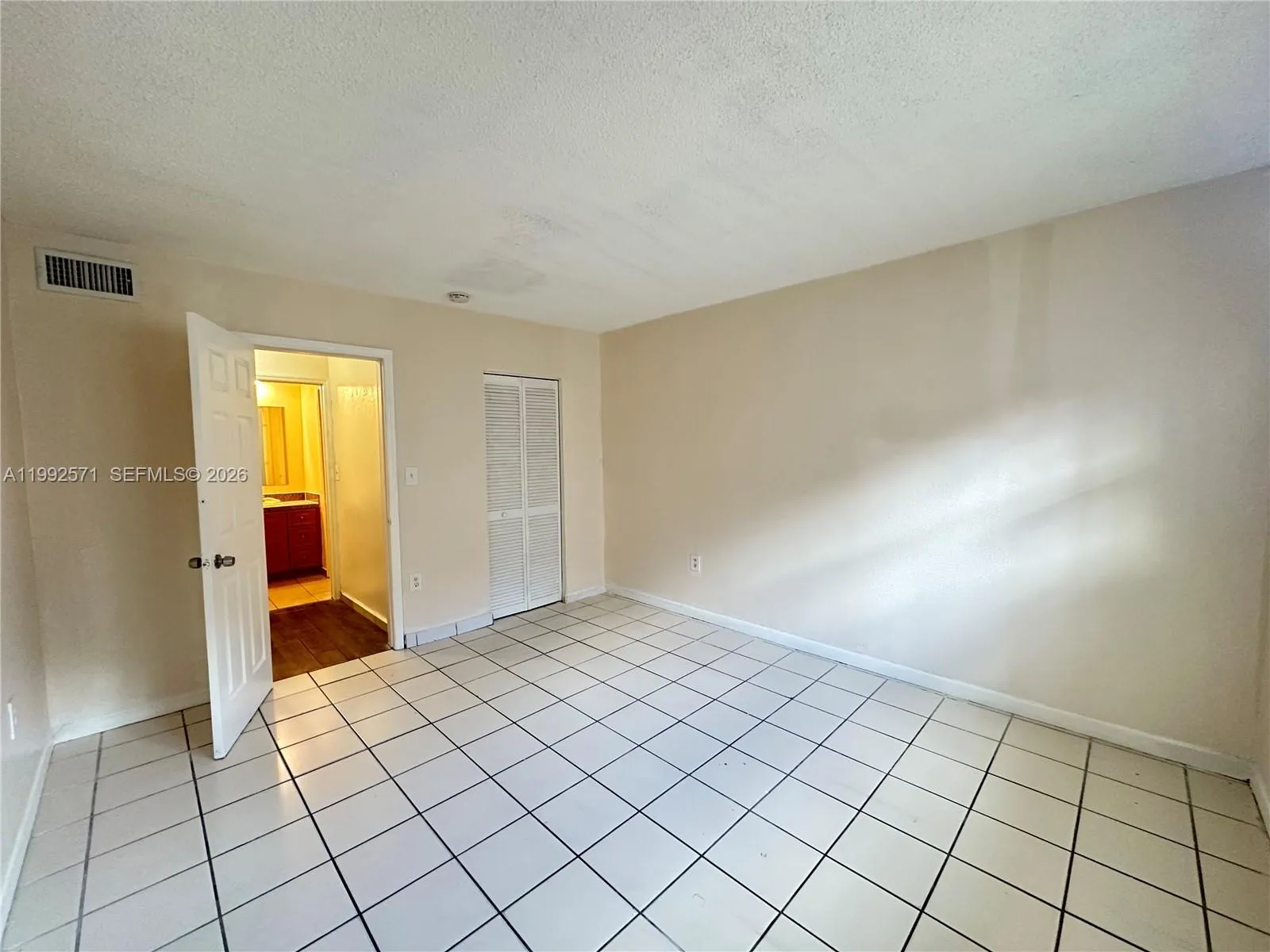 1008 Nw 45th Ave 9, Miami, Florida 33126, Miami, Florida 33126, 1 Bedroom Bedrooms, ,1 BathroomBathrooms,Residential Lease,For Rent,1008 Nw 45th Ave 9, Miami, Florida 33126,A11992571