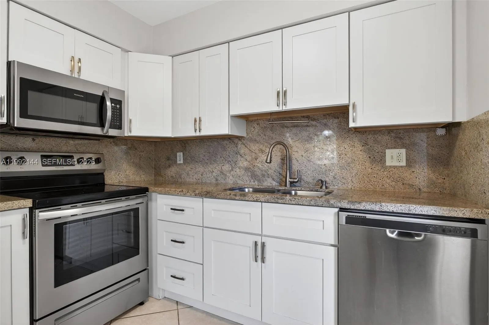 3900 Ne 22nd Ave, Lighthouse Point, Florida 33064, Lighthouse Point, Florida 33064, ,Residential Income,For Sale,3900 Ne 22nd Ave, Lighthouse Point, Florida 33064,A11992144