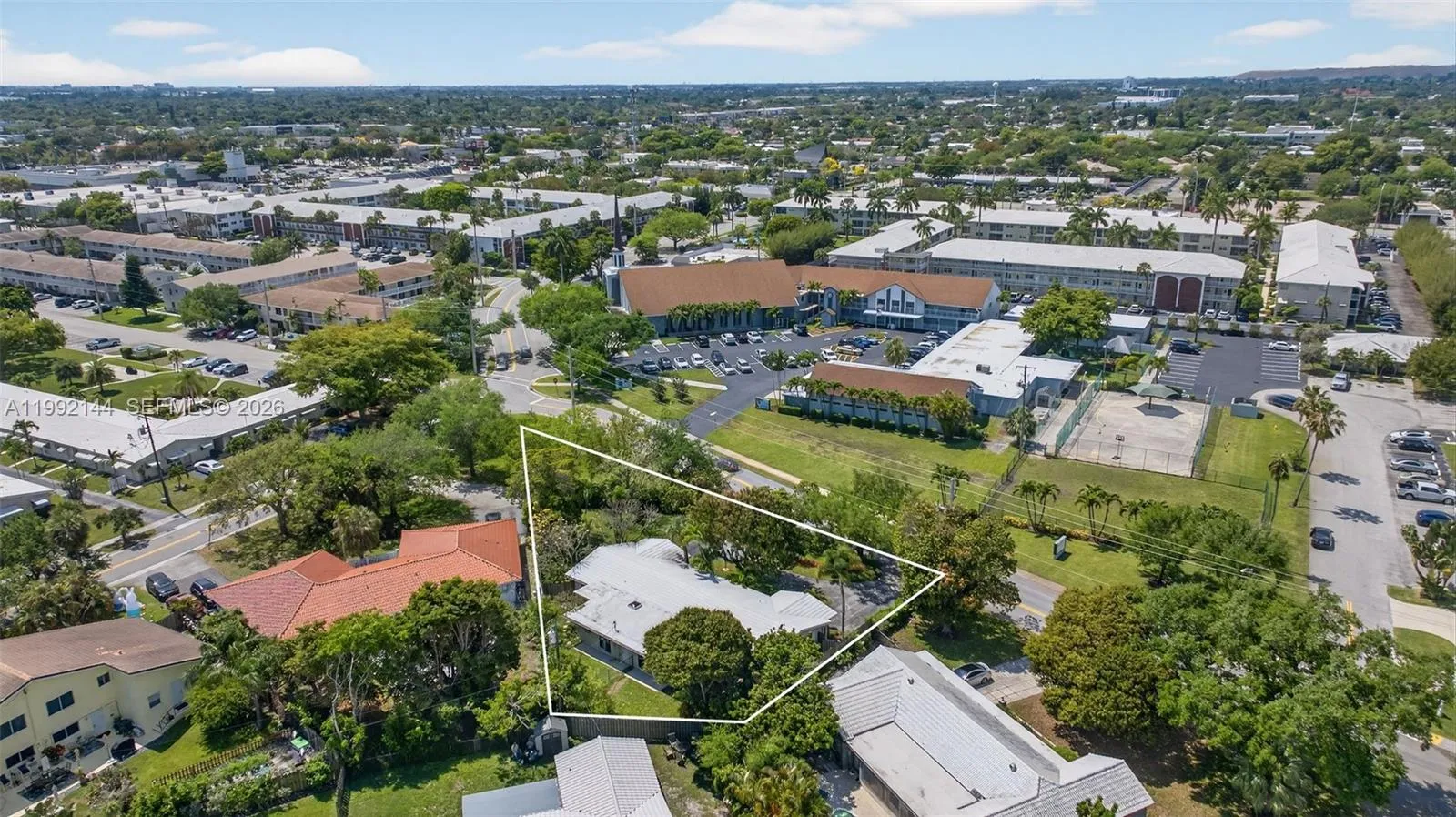 3900 Ne 22nd Ave, Lighthouse Point, Florida 33064, Lighthouse Point, Florida 33064, ,Residential Income,For Sale,3900 Ne 22nd Ave, Lighthouse Point, Florida 33064,A11992144