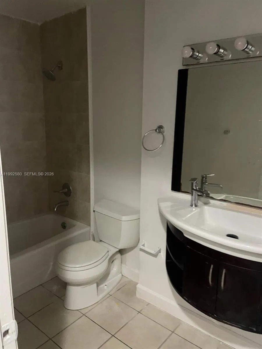 222 Sw 1st St H-5, Pompano Beach, Florida 33060, Pompano Beach, Florida 33060, 2 Bedrooms Bedrooms, ,2 BathroomsBathrooms,Residential Lease,For Rent,222 Sw 1st St H-5, Pompano Beach, Florida 33060,A11992580