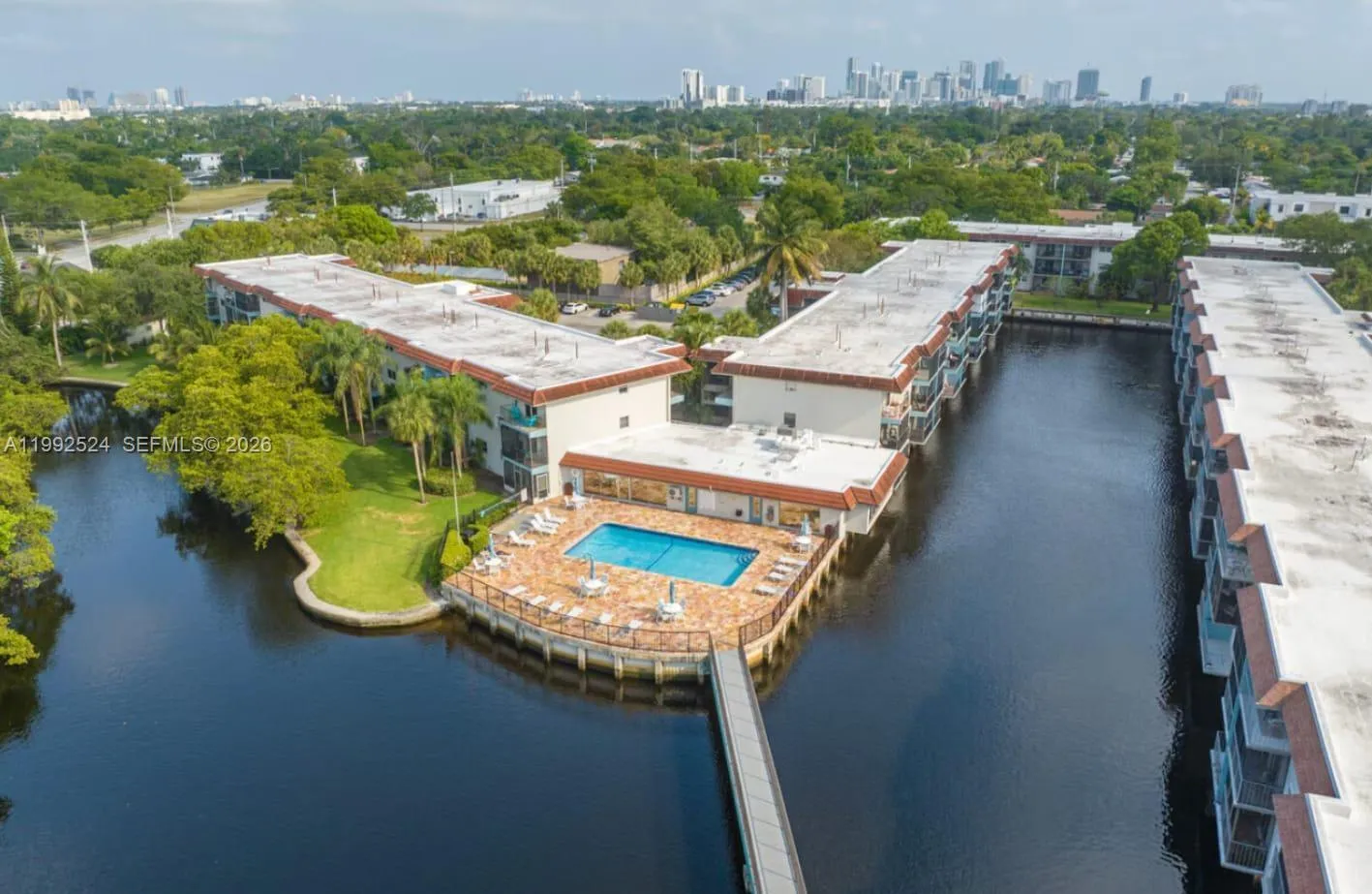 333 Nw 17th Ct 203b, Fort Lauderdale, Florida 3331, Fort Lauderdale, Florida 33311, 2 Bedrooms Bedrooms, ,2 BathroomsBathrooms,Residential,For Sale,333 Nw 17th Ct 203b, Fort Lauderdale, Florida 3331,A11992524