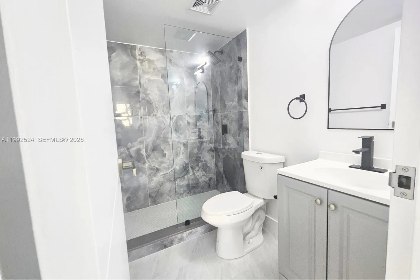 333 Nw 17th Ct 203b, Fort Lauderdale, Florida 3331, Fort Lauderdale, Florida 33311, 2 Bedrooms Bedrooms, ,2 BathroomsBathrooms,Residential,For Sale,333 Nw 17th Ct 203b, Fort Lauderdale, Florida 3331,A11992524