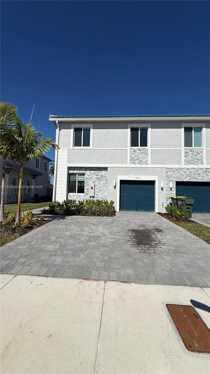 679 Se 13th St Cir, Homestead, Florida 33034, Homestead, Florida 33034, 4 Bedrooms Bedrooms, ,3 BathroomsBathrooms,Residential,For Sale,679 Se 13th St Cir, Homestead, Florida 33034,A11992600
