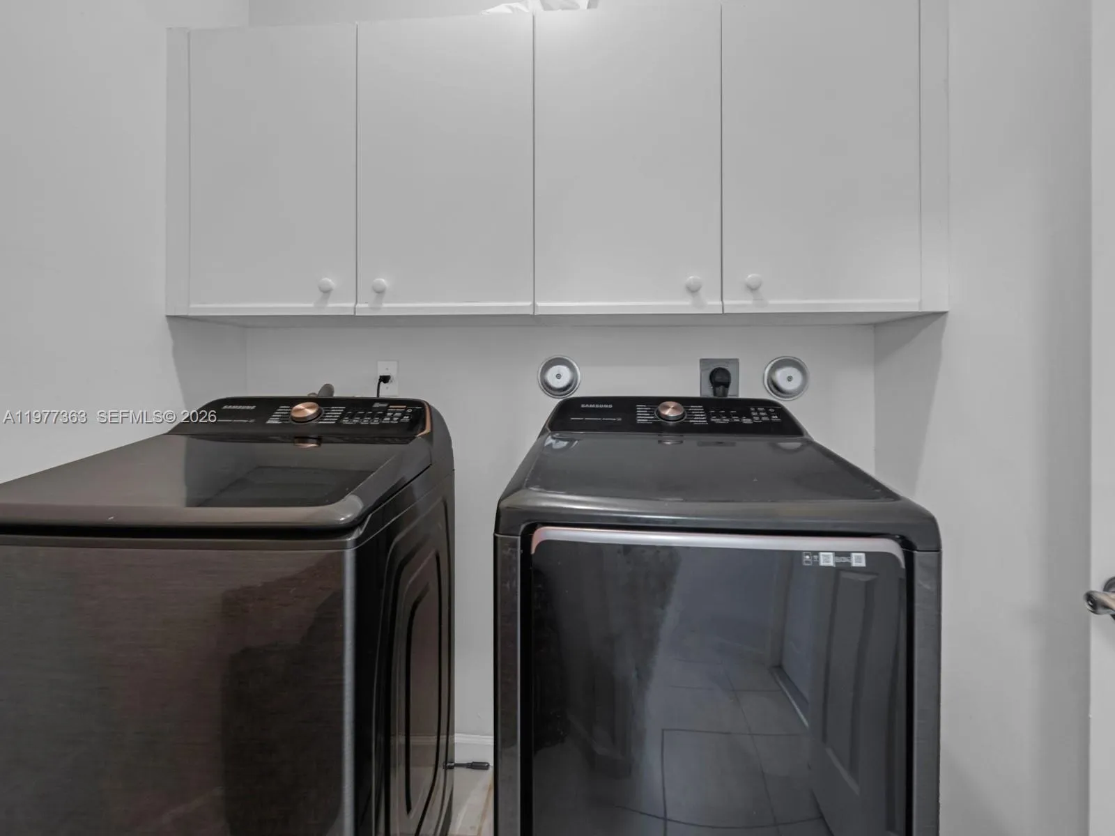 4400 Fox Ridge Dr, Weston, Florida 33331, Weston, Florida 33331, 5 Bedrooms Bedrooms, ,4 BathroomsBathrooms,Residential,For Sale,4400 Fox Ridge Dr, Weston, Florida 33331,A11977363