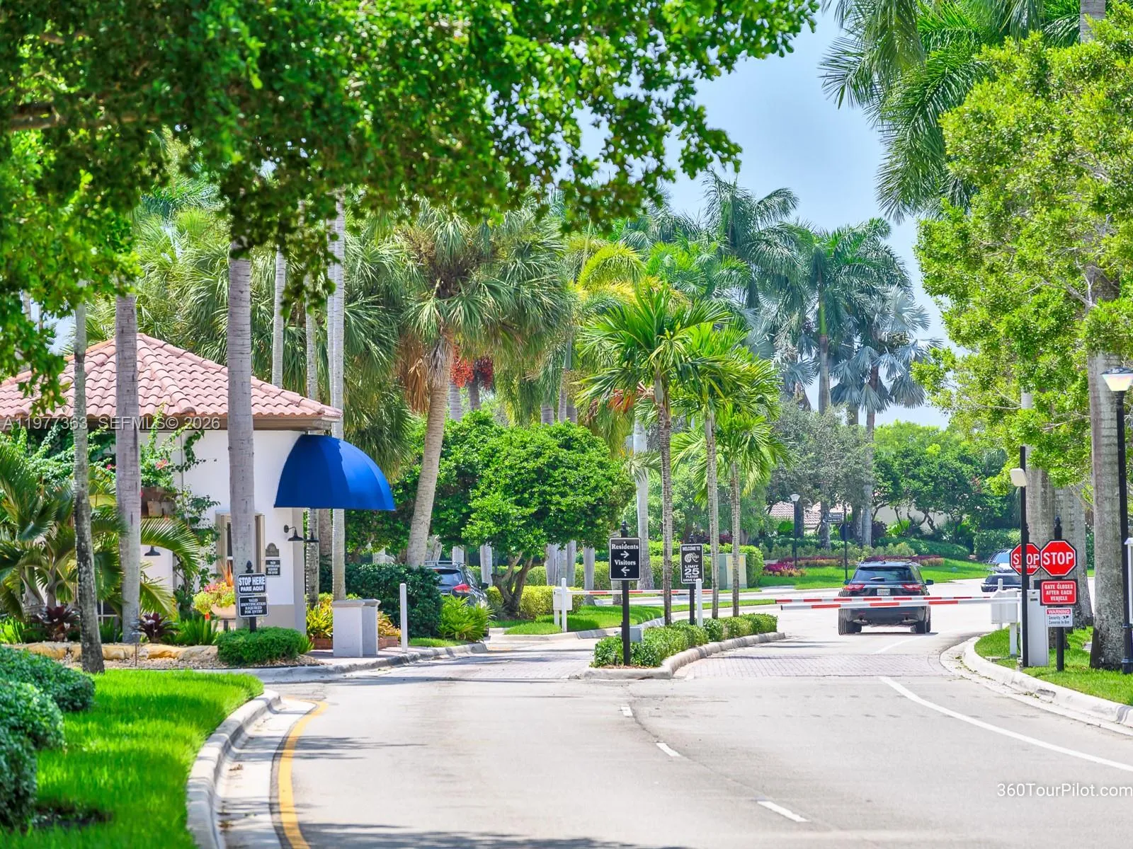 4400 Fox Ridge Dr, Weston, Florida 33331, Weston, Florida 33331, 5 Bedrooms Bedrooms, ,4 BathroomsBathrooms,Residential,For Sale,4400 Fox Ridge Dr, Weston, Florida 33331,A11977363