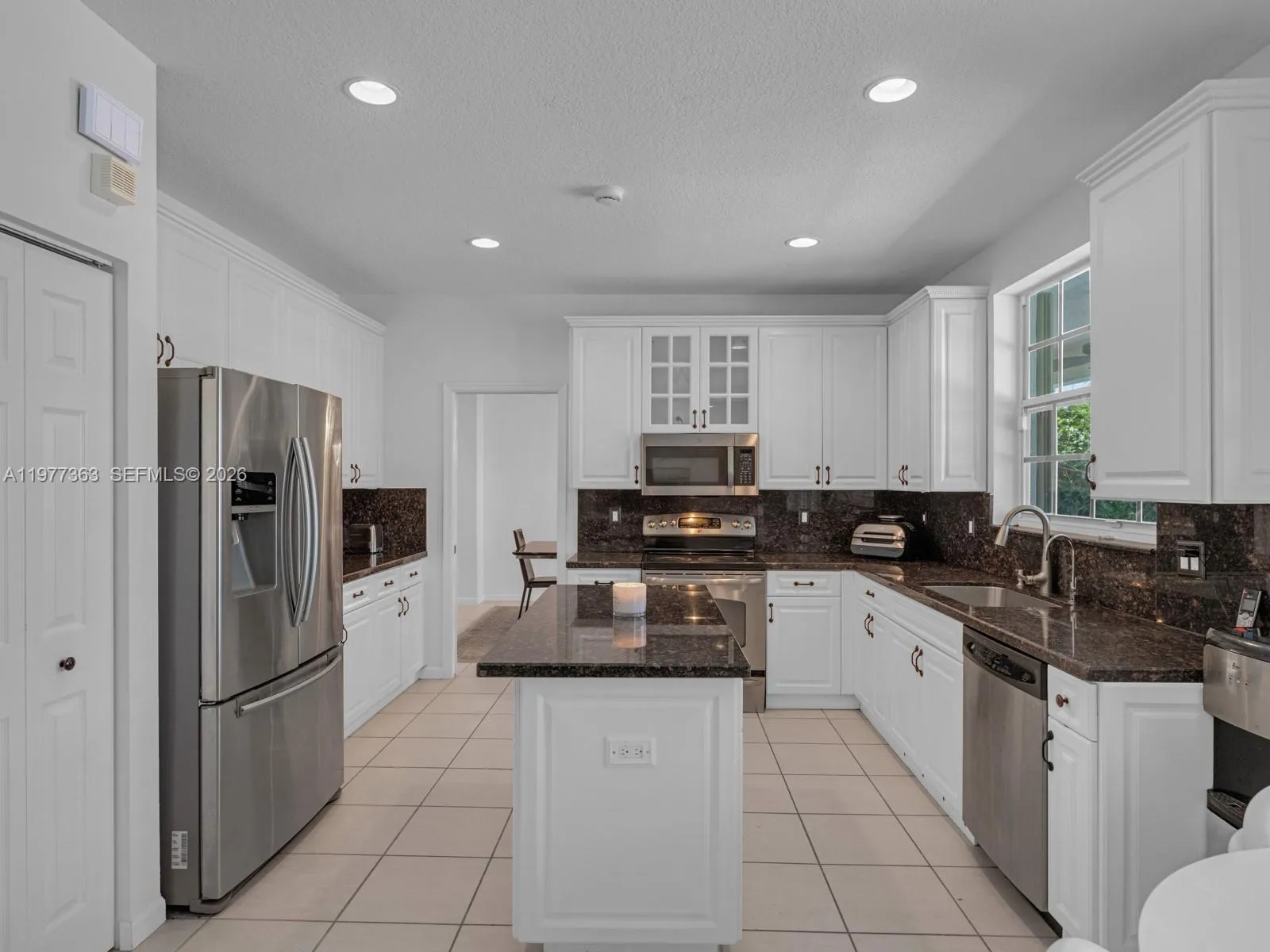 4400 Fox Ridge Dr, Weston, Florida 33331, Weston, Florida 33331, 5 Bedrooms Bedrooms, ,4 BathroomsBathrooms,Residential,For Sale,4400 Fox Ridge Dr, Weston, Florida 33331,A11977363