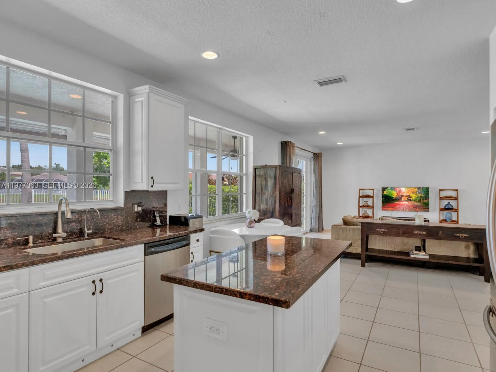 4400 Fox Ridge Dr, Weston, Florida 33331, Weston, Florida 33331, 5 Bedrooms Bedrooms, ,4 BathroomsBathrooms,Residential,For Sale,4400 Fox Ridge Dr, Weston, Florida 33331,A11977363