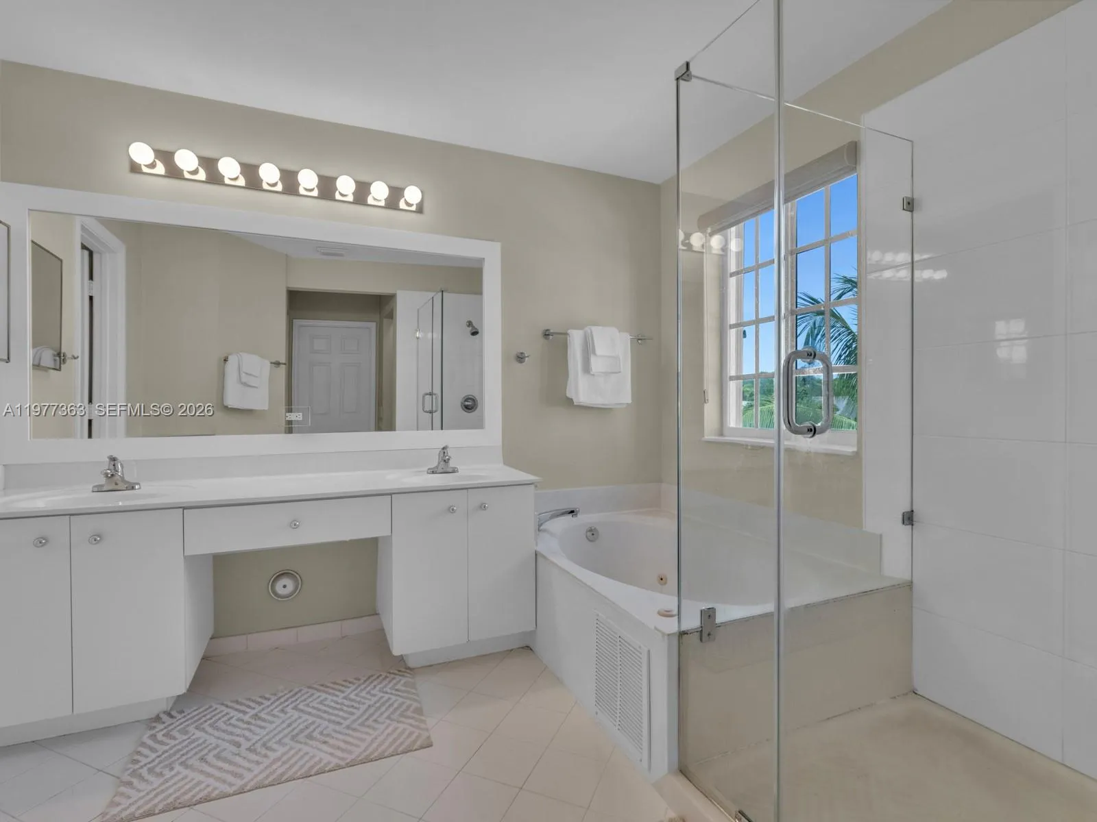 4400 Fox Ridge Dr, Weston, Florida 33331, Weston, Florida 33331, 5 Bedrooms Bedrooms, ,4 BathroomsBathrooms,Residential,For Sale,4400 Fox Ridge Dr, Weston, Florida 33331,A11977363