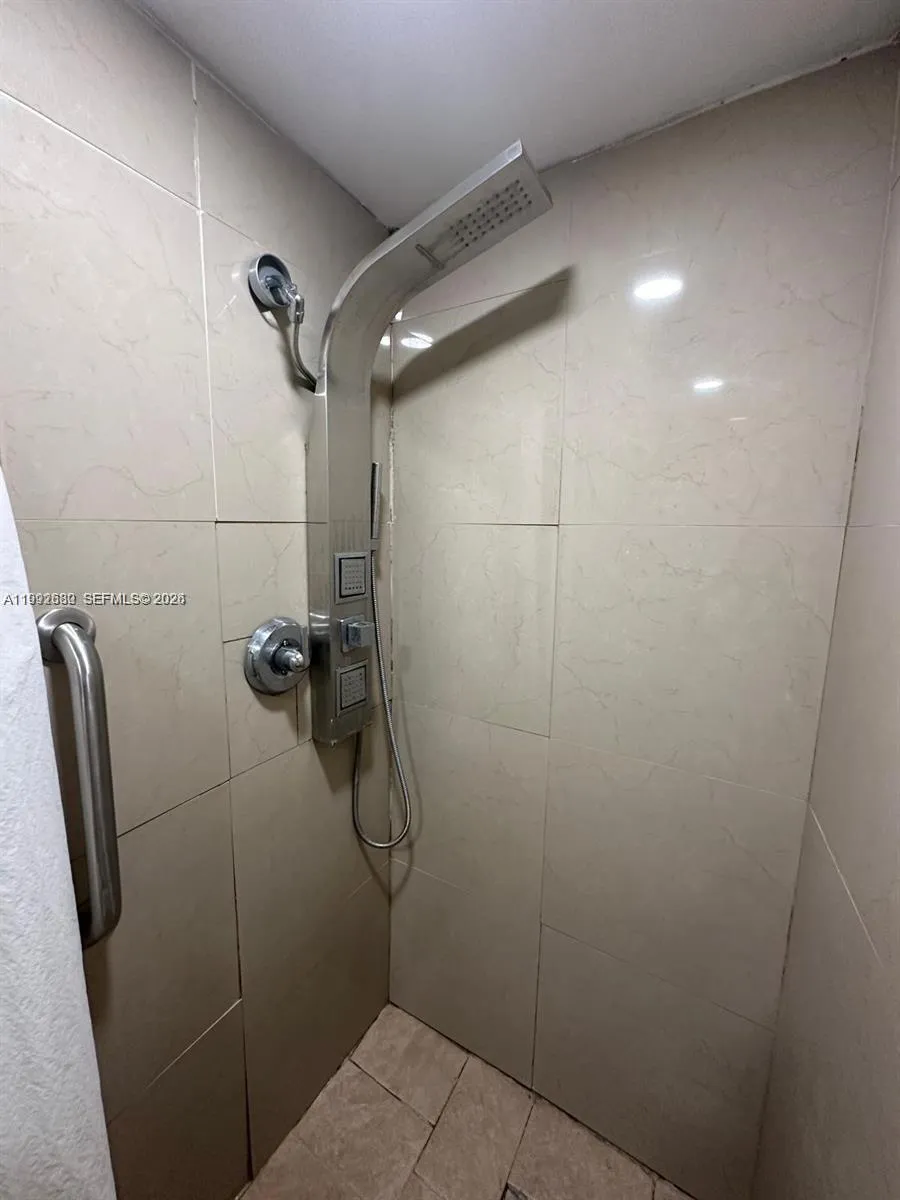Miami, Florida 33161, 1 Bedroom Bedrooms, ,1 BathroomBathrooms,Residential Lease,For Rent,A11992630