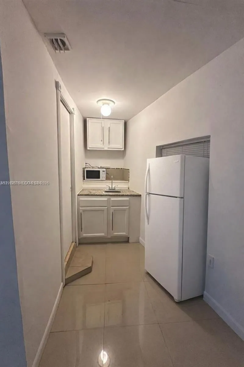Miami, Florida 33161, 1 Bedroom Bedrooms, ,1 BathroomBathrooms,Residential Lease,For Rent,A11992630