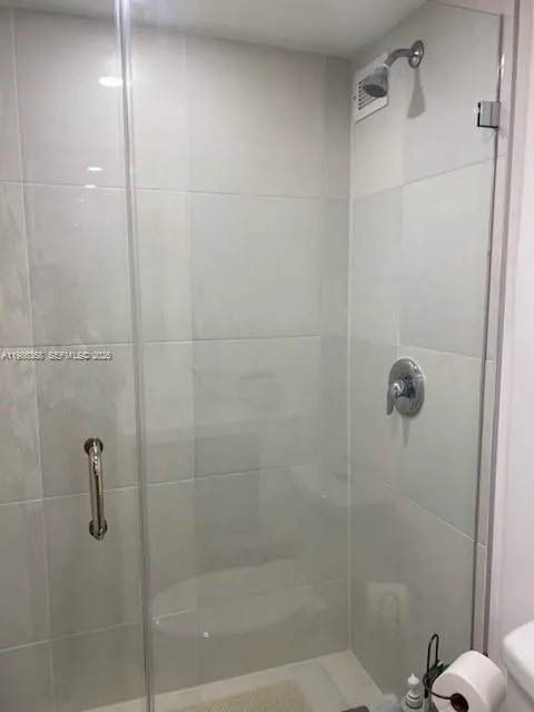 5401 Collins Ave 320, Miami Beach, Florida 33140, Miami Beach, Florida 33140, 2 Bedrooms Bedrooms, ,2 BathroomsBathrooms,Residential Lease,For Rent,5401 Collins Ave 320, Miami Beach, Florida 33140,A11986368