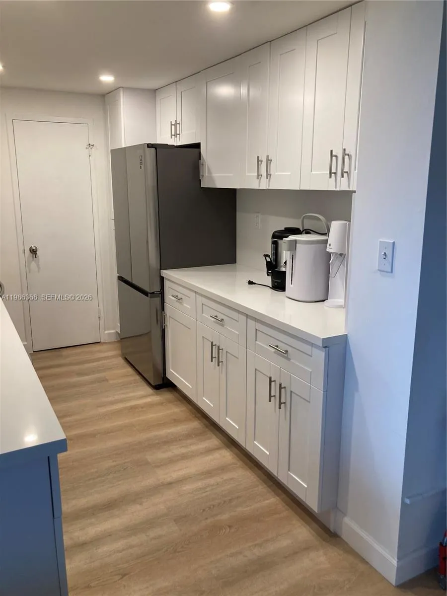 5401 Collins Ave 320, Miami Beach, Florida 33140, Miami Beach, Florida 33140, 2 Bedrooms Bedrooms, ,2 BathroomsBathrooms,Residential Lease,For Rent,5401 Collins Ave 320, Miami Beach, Florida 33140,A11986368