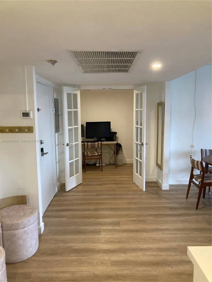 5401 Collins Ave 320, Miami Beach, Florida 33140, Miami Beach, Florida 33140, 2 Bedrooms Bedrooms, ,2 BathroomsBathrooms,Residential Lease,For Rent,5401 Collins Ave 320, Miami Beach, Florida 33140,A11986368