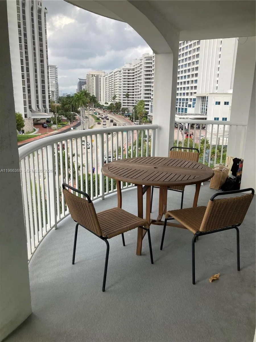 5401 Collins Ave 320, Miami Beach, Florida 33140, Miami Beach, Florida 33140, 2 Bedrooms Bedrooms, ,2 BathroomsBathrooms,Residential Lease,For Rent,5401 Collins Ave 320, Miami Beach, Florida 33140,A11986368
