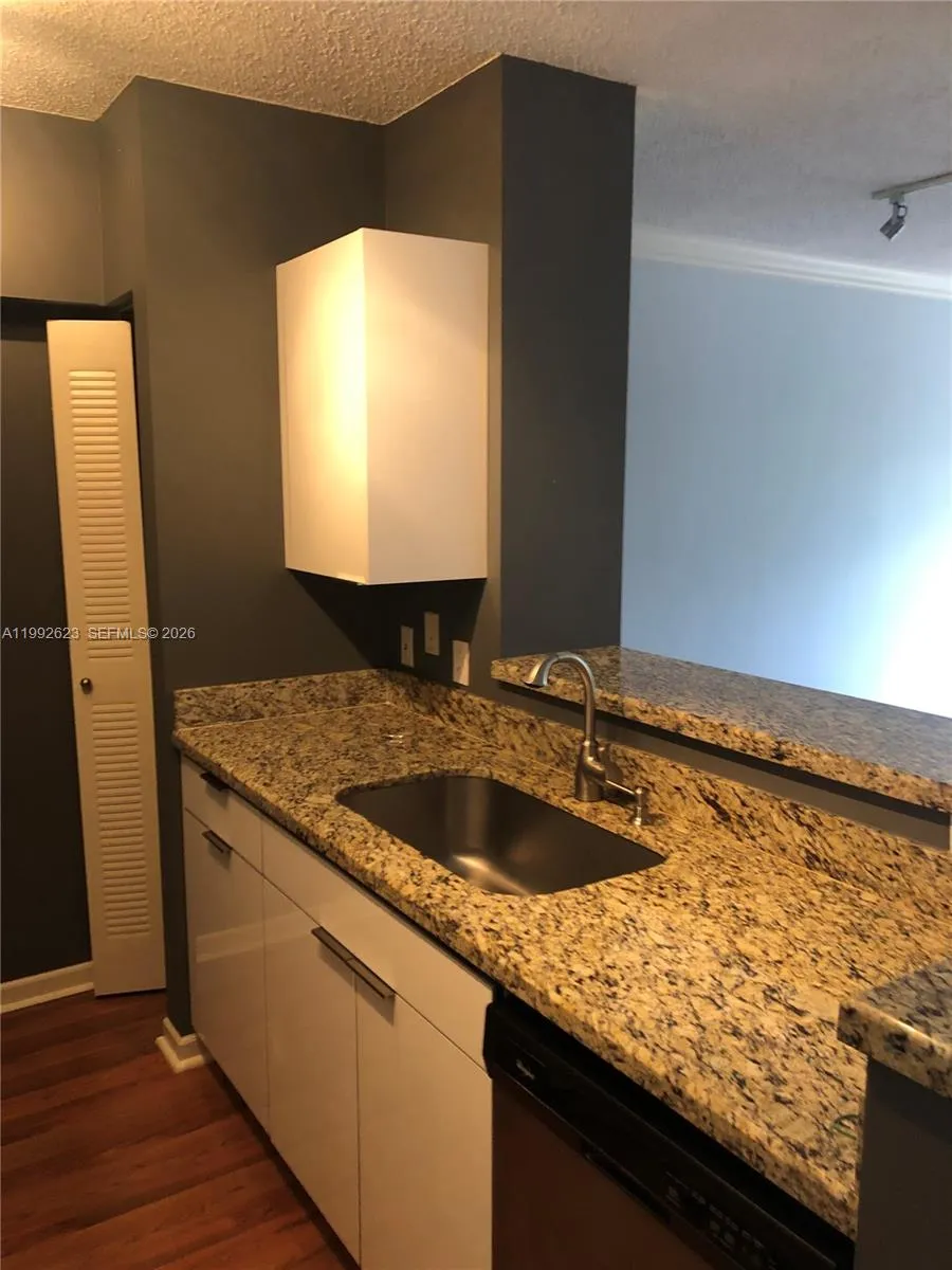 1900 Van Buren St 411b, Hollywood, Florida 33020, Hollywood, Florida 33020, 1 Bedroom Bedrooms, ,1 BathroomBathrooms,Residential,For Sale,1900 Van Buren St 411b, Hollywood, Florida 33020,A11992623