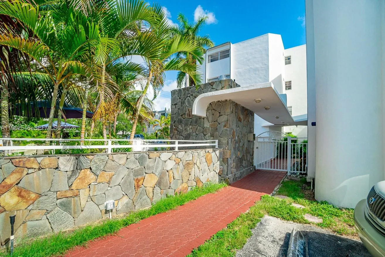 1075 93rd St 203, Bay Harbor Islands, Florida 3315, Bay Harbor Islands, Florida 33154, 2 Bedrooms Bedrooms, ,1 BathroomBathrooms,Residential Lease,For Rent,1075 93rd St 203, Bay Harbor Islands, Florida 3315,A11992546