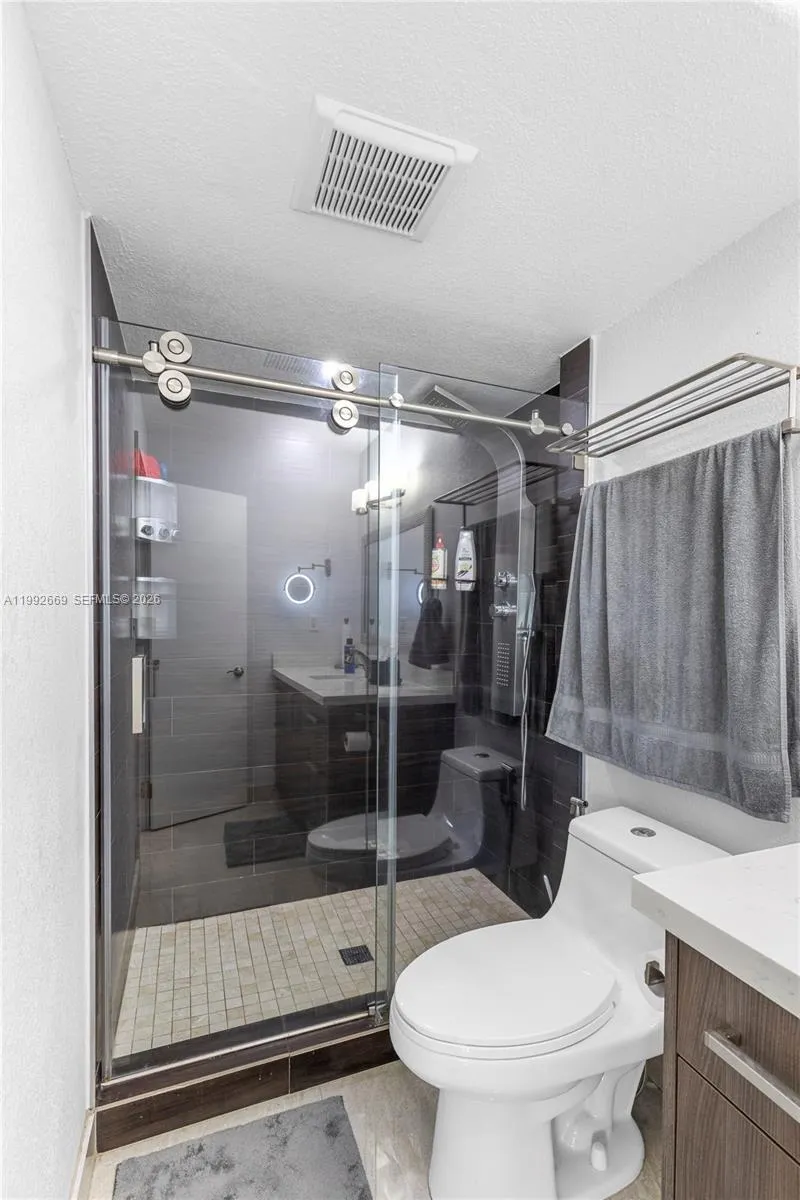 8920 Palm Tree Ln 8920, Pembroke Pines, Florida 33, Pembroke Pines, Florida 33024, 4 Bedrooms Bedrooms, ,2 BathroomsBathrooms,Residential,For Sale,8920 Palm Tree Ln 8920, Pembroke Pines, Florida 33,A11992669