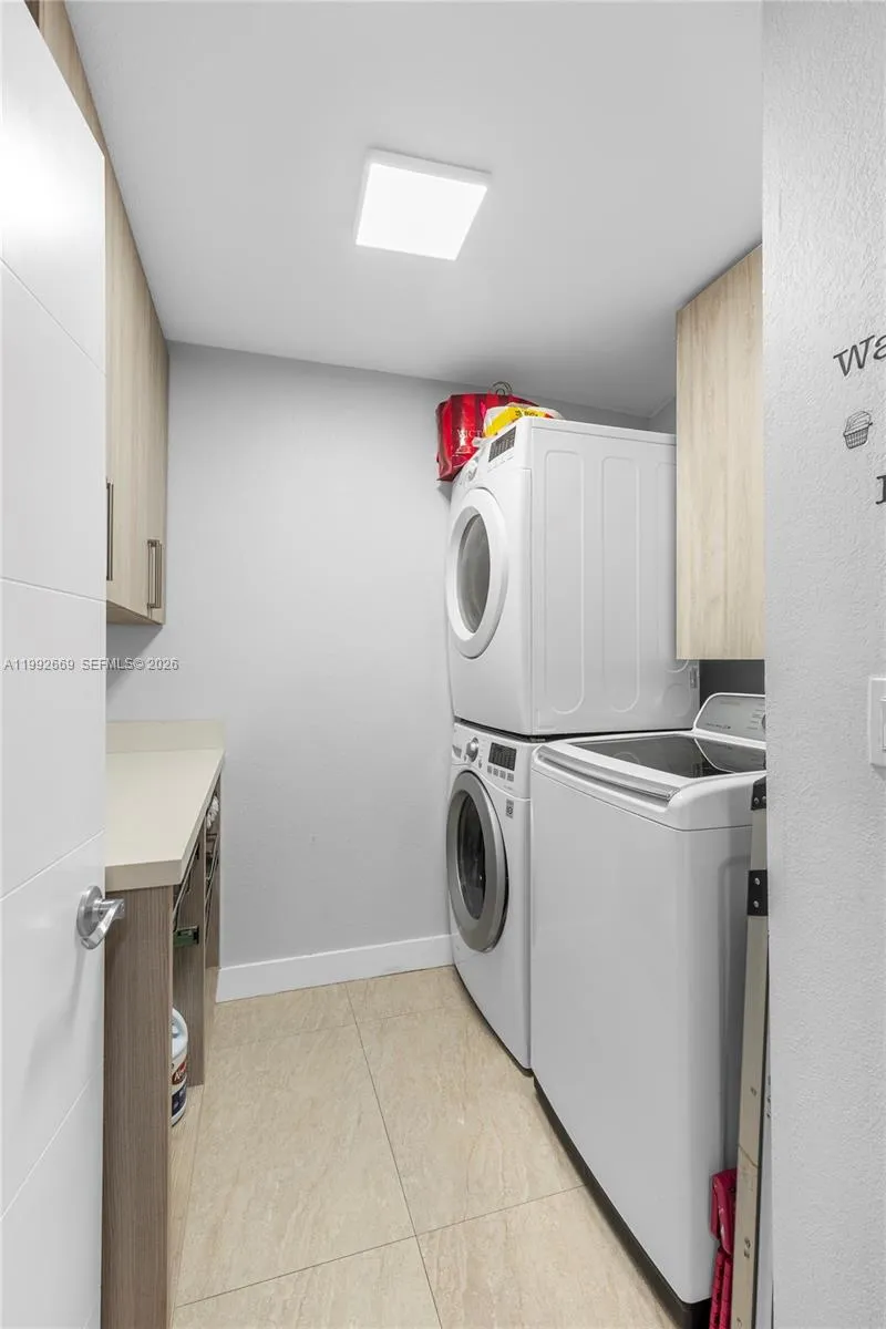 8920 Palm Tree Ln 8920, Pembroke Pines, Florida 33, Pembroke Pines, Florida 33024, 4 Bedrooms Bedrooms, ,2 BathroomsBathrooms,Residential,For Sale,8920 Palm Tree Ln 8920, Pembroke Pines, Florida 33,A11992669
