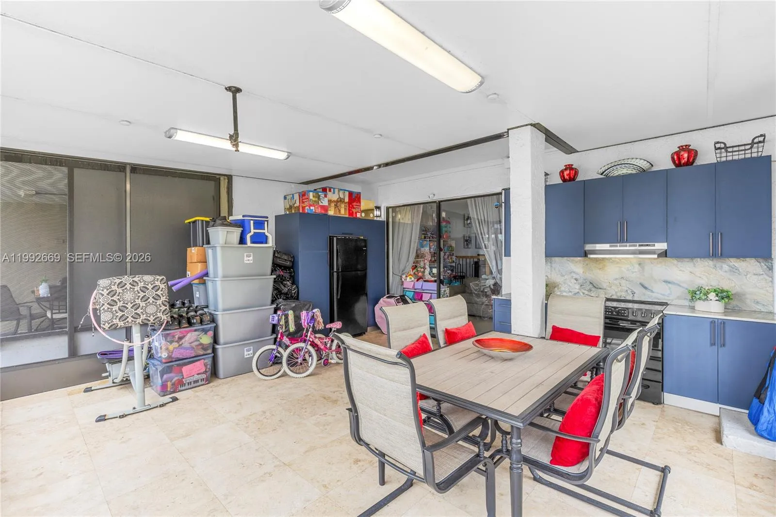 8920 Palm Tree Ln 8920, Pembroke Pines, Florida 33, Pembroke Pines, Florida 33024, 4 Bedrooms Bedrooms, ,2 BathroomsBathrooms,Residential,For Sale,8920 Palm Tree Ln 8920, Pembroke Pines, Florida 33,A11992669