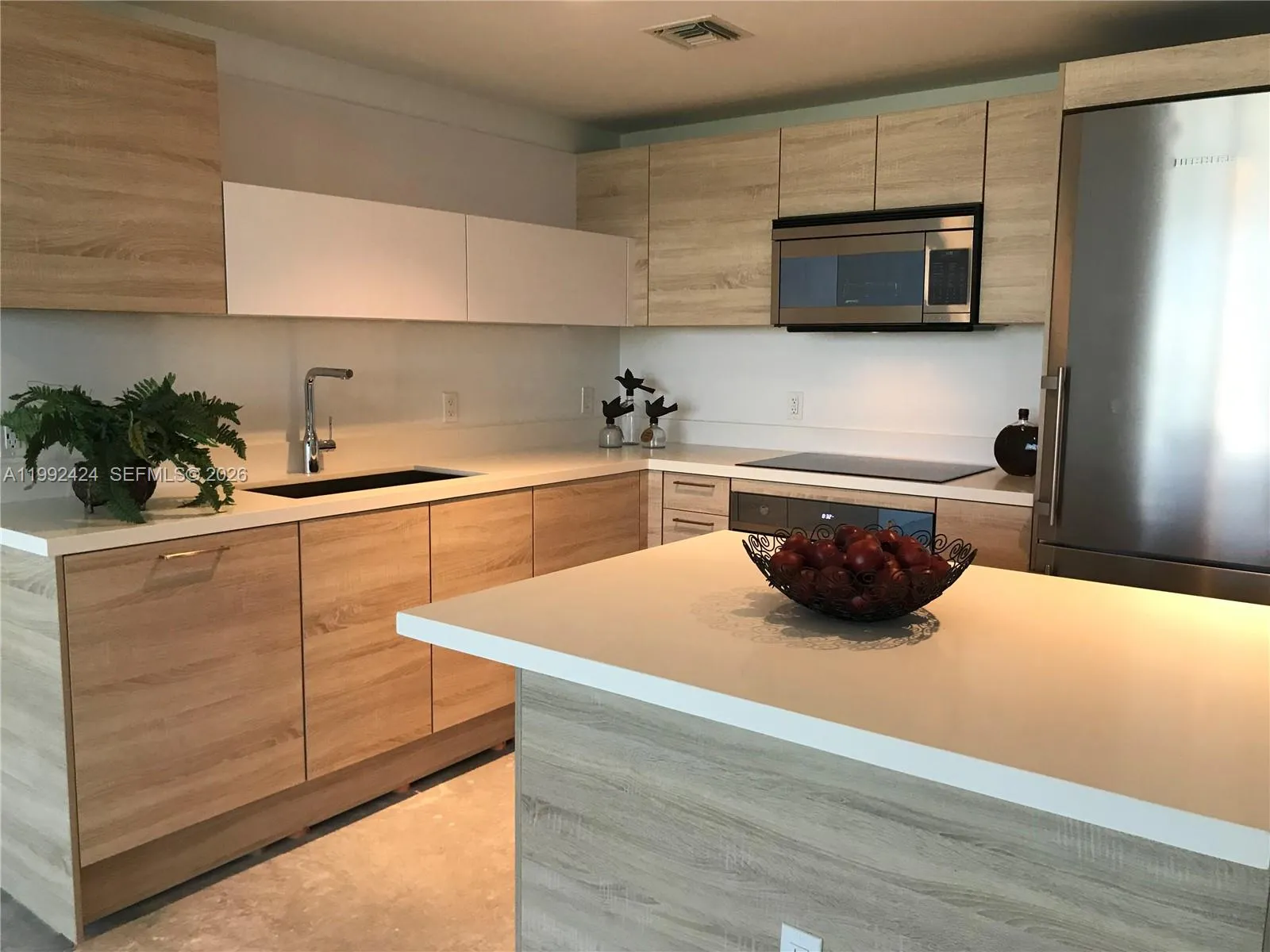 16385 Biscayne Blvd 2206, North Miami Beach, Flori, North Miami Beach, Florida 33160, 2 Bedrooms Bedrooms, ,2 BathroomsBathrooms,Residential,For Sale,16385 Biscayne Blvd 2206, North Miami Beach, Flori,A11992424