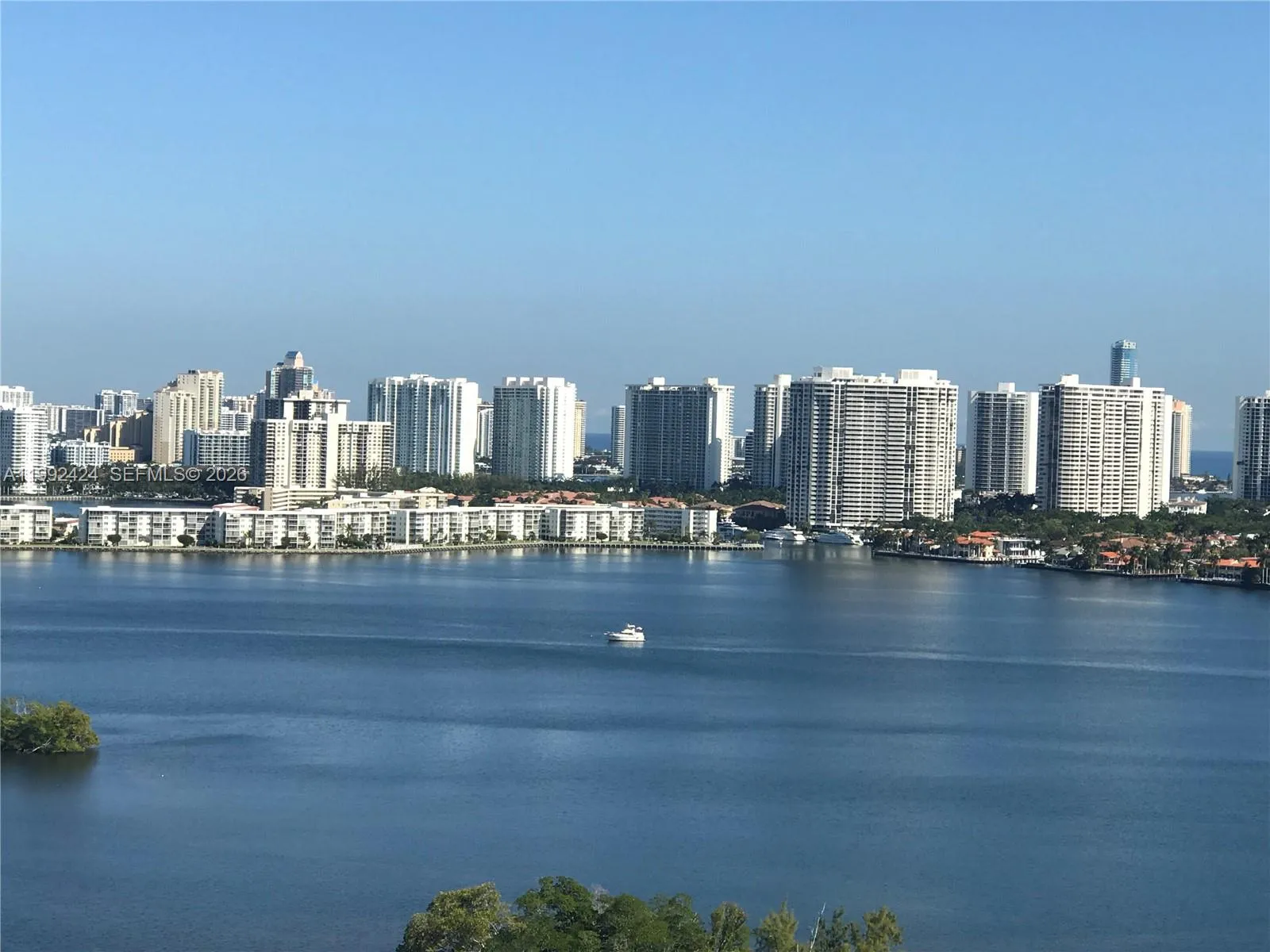 16385 Biscayne Blvd 2206, North Miami Beach, Flori, North Miami Beach, Florida 33160, 2 Bedrooms Bedrooms, ,2 BathroomsBathrooms,Residential,For Sale,16385 Biscayne Blvd 2206, North Miami Beach, Flori,A11992424
