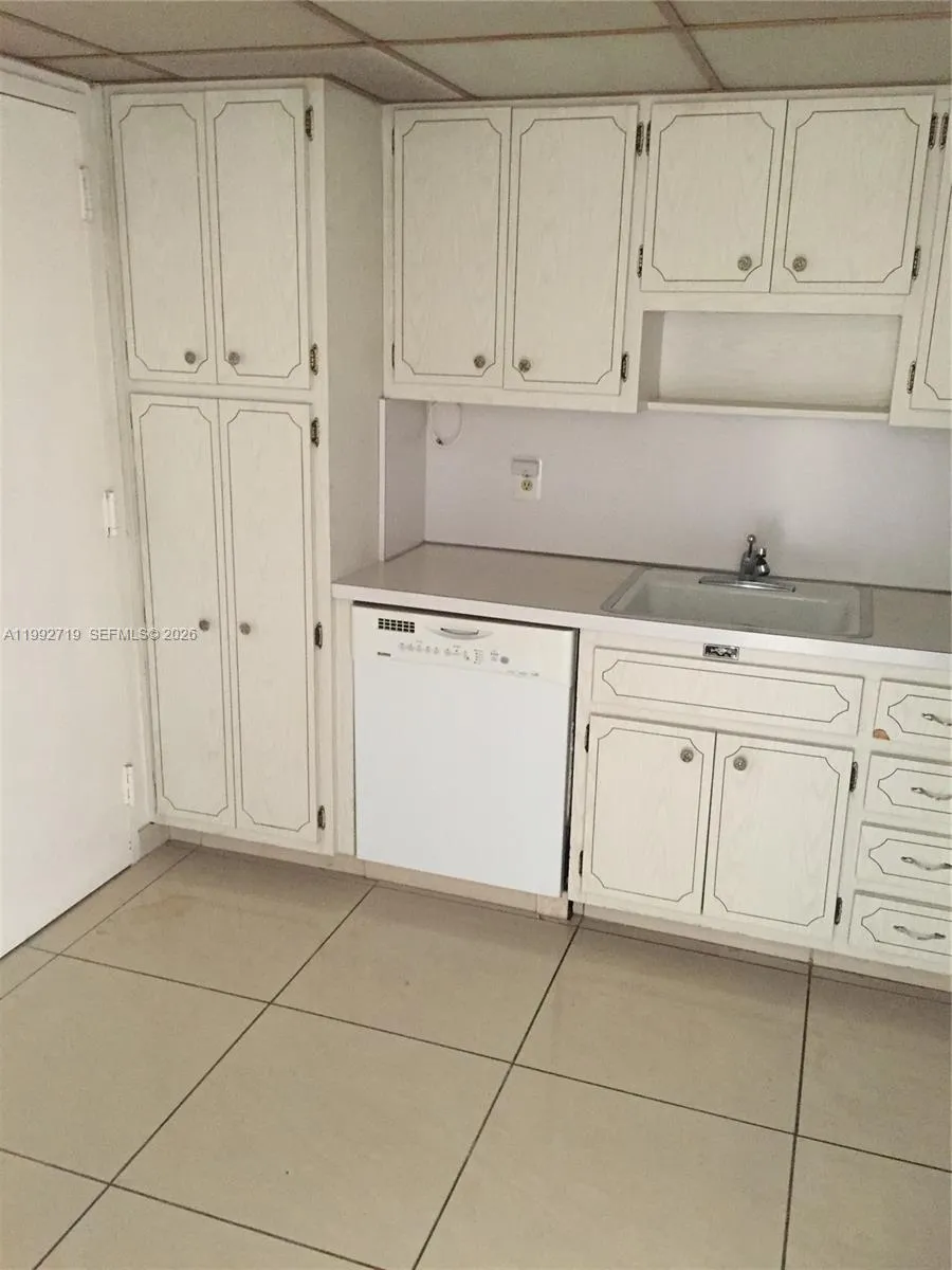 1985 S Ocean Dr 12j, Hallandale Beach, Florida 330, Hallandale Beach, Florida 33009, 2 Bedrooms Bedrooms, ,2 BathroomsBathrooms,Residential Lease,For Rent,1985 S Ocean Dr 12j, Hallandale Beach, Florida 330,A11992719