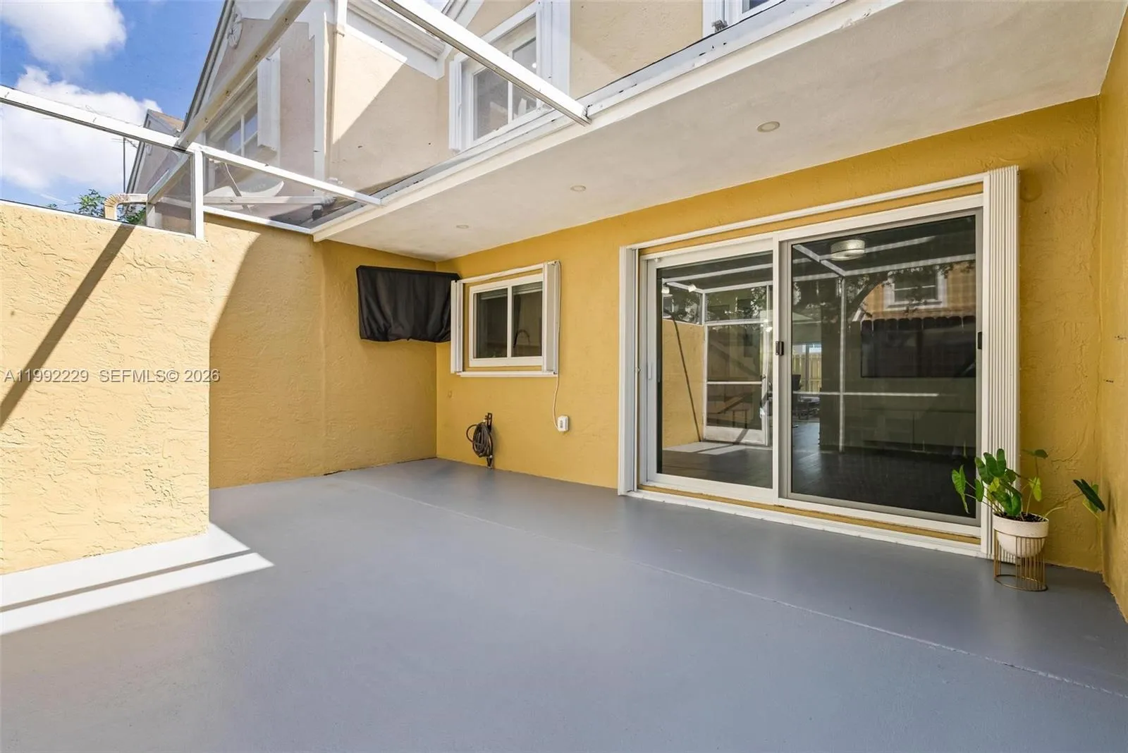 1350 Nw 123rd Ave 1, Pembroke Pines, Florida 33026, Pembroke Pines, Florida 33026, 3 Bedrooms Bedrooms, ,2 BathroomsBathrooms,Residential Lease,For Rent,1350 Nw 123rd Ave 1, Pembroke Pines, Florida 33026,A11992229