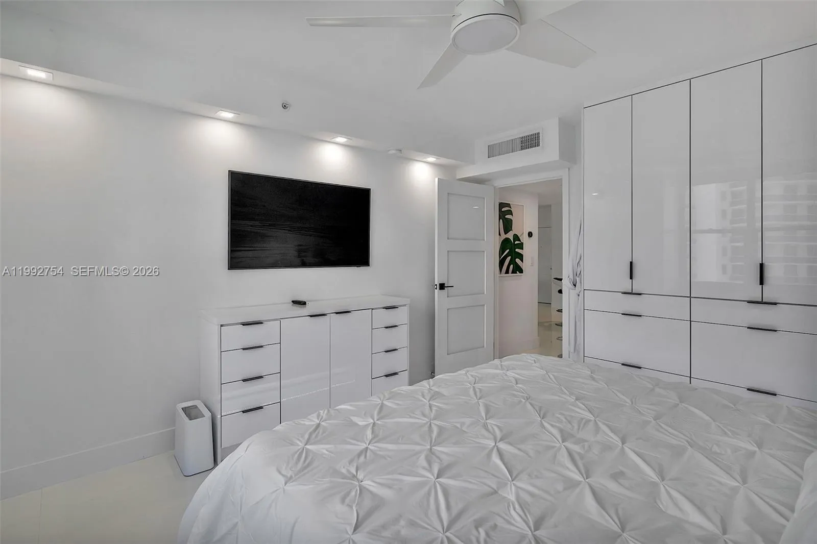 2501 S Ocean Dr 1515, Hollywood, Florida 33019, Hollywood, Florida 33019, 1 Bedroom Bedrooms, ,1 BathroomBathrooms,Residential Lease,For Rent,2501 S Ocean Dr 1515, Hollywood, Florida 33019,A11992754