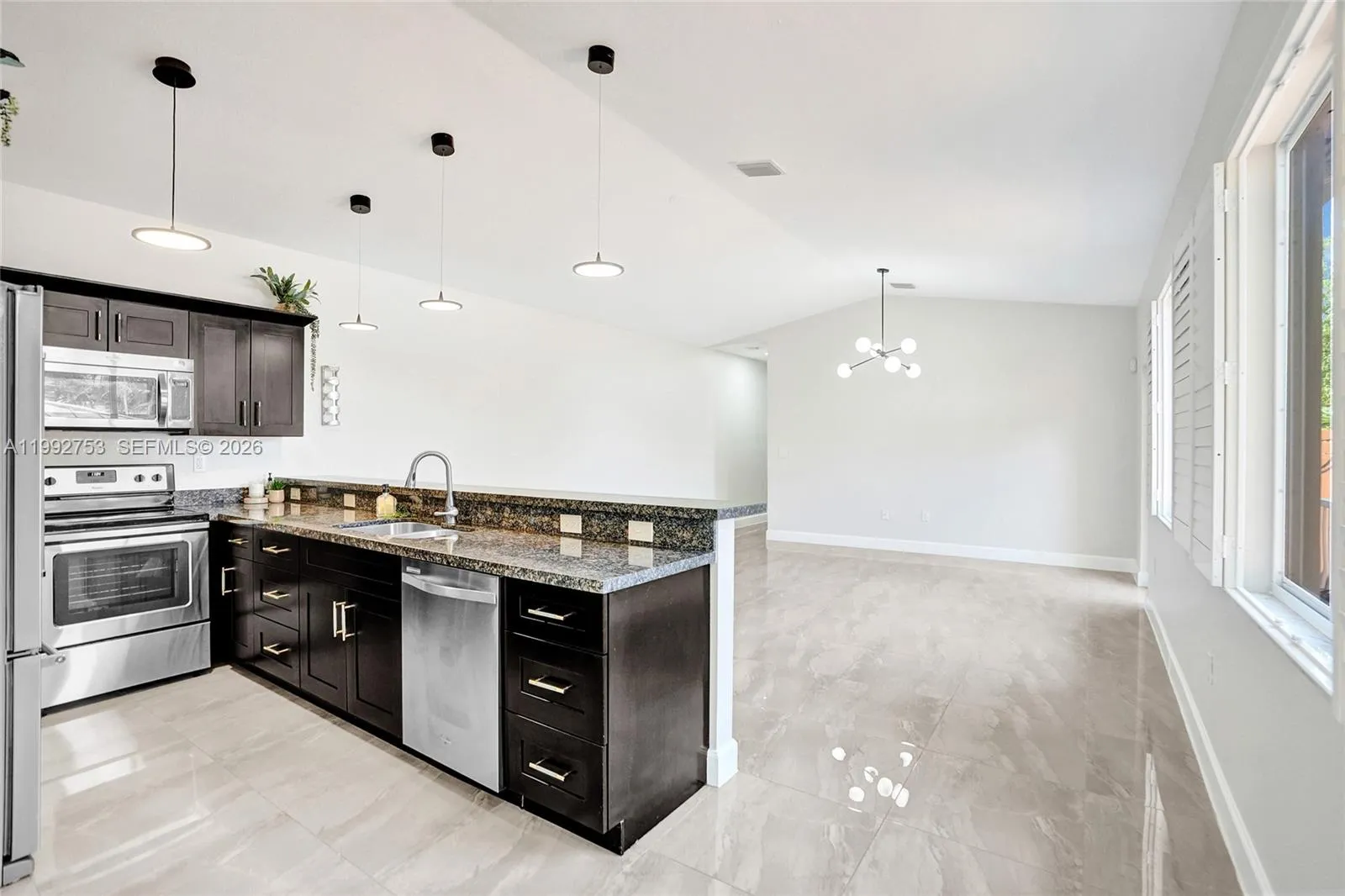 60 Ne 26th St 60, Wilton Manors, Florida 33305, Wilton Manors, Florida 33305, 3 Bedrooms Bedrooms, ,2 BathroomsBathrooms,Residential Lease,For Rent,60 Ne 26th St 60, Wilton Manors, Florida 33305,A11992753