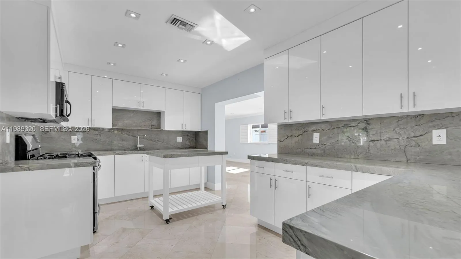 2900 Sw 92nd Ave 2900, Miami, Florida 33165, Miami, Florida 33165, 4 Bedrooms Bedrooms, ,2 BathroomsBathrooms,Residential Lease,For Rent,2900 Sw 92nd Ave 2900, Miami, Florida 33165,A11989320