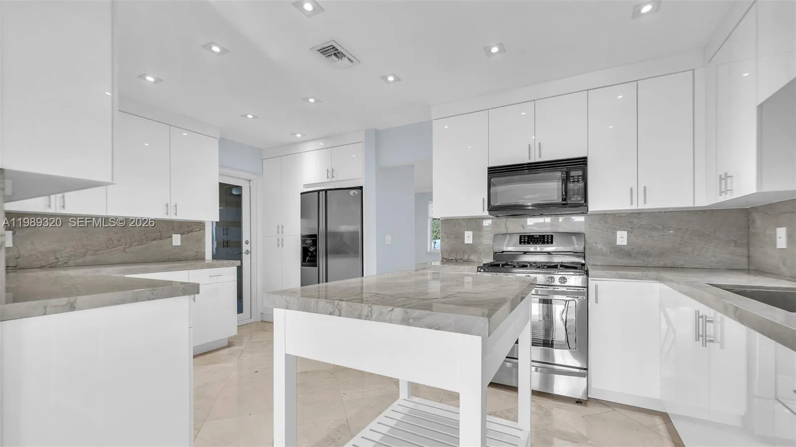 2900 Sw 92nd Ave 2900, Miami, Florida 33165, Miami, Florida 33165, 4 Bedrooms Bedrooms, ,2 BathroomsBathrooms,Residential Lease,For Rent,2900 Sw 92nd Ave 2900, Miami, Florida 33165,A11989320