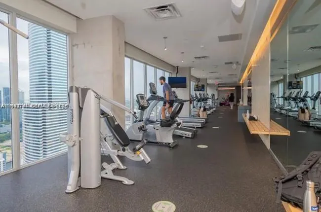 151 Se 1 3111, Miami, Florida 33131, Miami, Florida 33131, 2 Bedrooms Bedrooms, ,2 BathroomsBathrooms,Residential Lease,For Rent,151 Se 1 3111, Miami, Florida 33131,A11992791