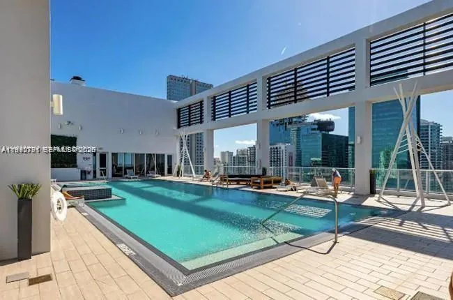 151 Se 1 3111, Miami, Florida 33131, Miami, Florida 33131, 2 Bedrooms Bedrooms, ,2 BathroomsBathrooms,Residential Lease,For Rent,151 Se 1 3111, Miami, Florida 33131,A11992791