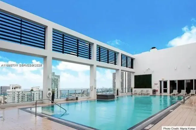 151 Se 1 3111, Miami, Florida 33131, Miami, Florida 33131, 2 Bedrooms Bedrooms, ,2 BathroomsBathrooms,Residential Lease,For Rent,151 Se 1 3111, Miami, Florida 33131,A11992791