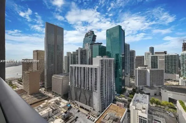 151 Se 1 3111, Miami, Florida 33131, Miami, Florida 33131, 2 Bedrooms Bedrooms, ,2 BathroomsBathrooms,Residential Lease,For Rent,151 Se 1 3111, Miami, Florida 33131,A11992791