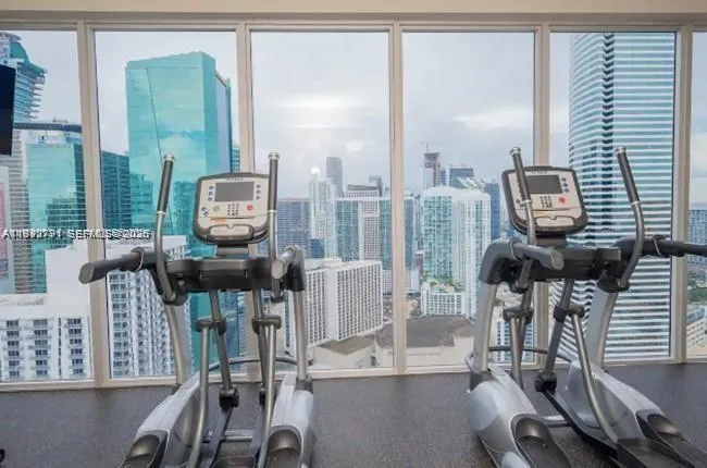 151 Se 1 3111, Miami, Florida 33131, Miami, Florida 33131, 2 Bedrooms Bedrooms, ,2 BathroomsBathrooms,Residential Lease,For Rent,151 Se 1 3111, Miami, Florida 33131,A11992791