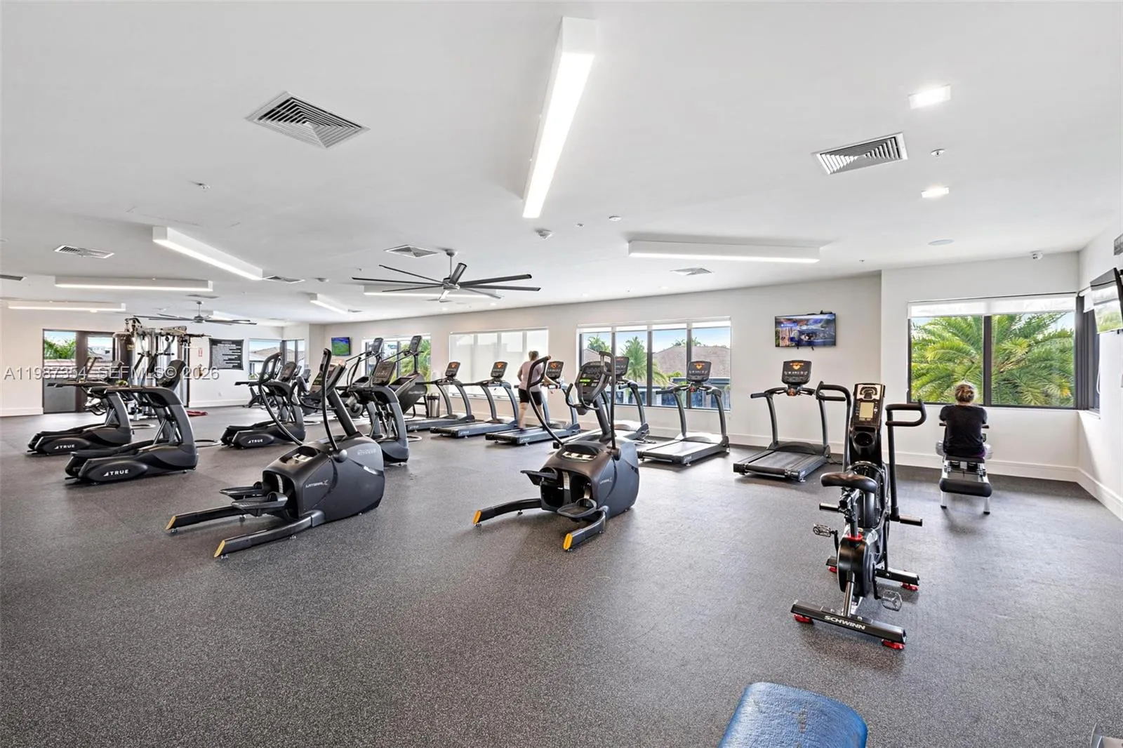 8225 Nw 43rd St, Doral, Florida 33166, Doral, Florida 33166, 4 Bedrooms Bedrooms, ,3 BathroomsBathrooms,Residential Lease,For Rent,8225 Nw 43rd St, Doral, Florida 33166,A11987354