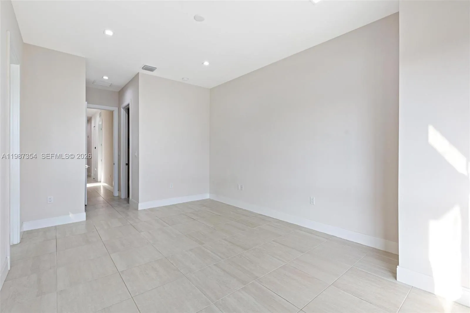 8225 Nw 43rd St, Doral, Florida 33166, Doral, Florida 33166, 4 Bedrooms Bedrooms, ,3 BathroomsBathrooms,Residential Lease,For Rent,8225 Nw 43rd St, Doral, Florida 33166,A11987354