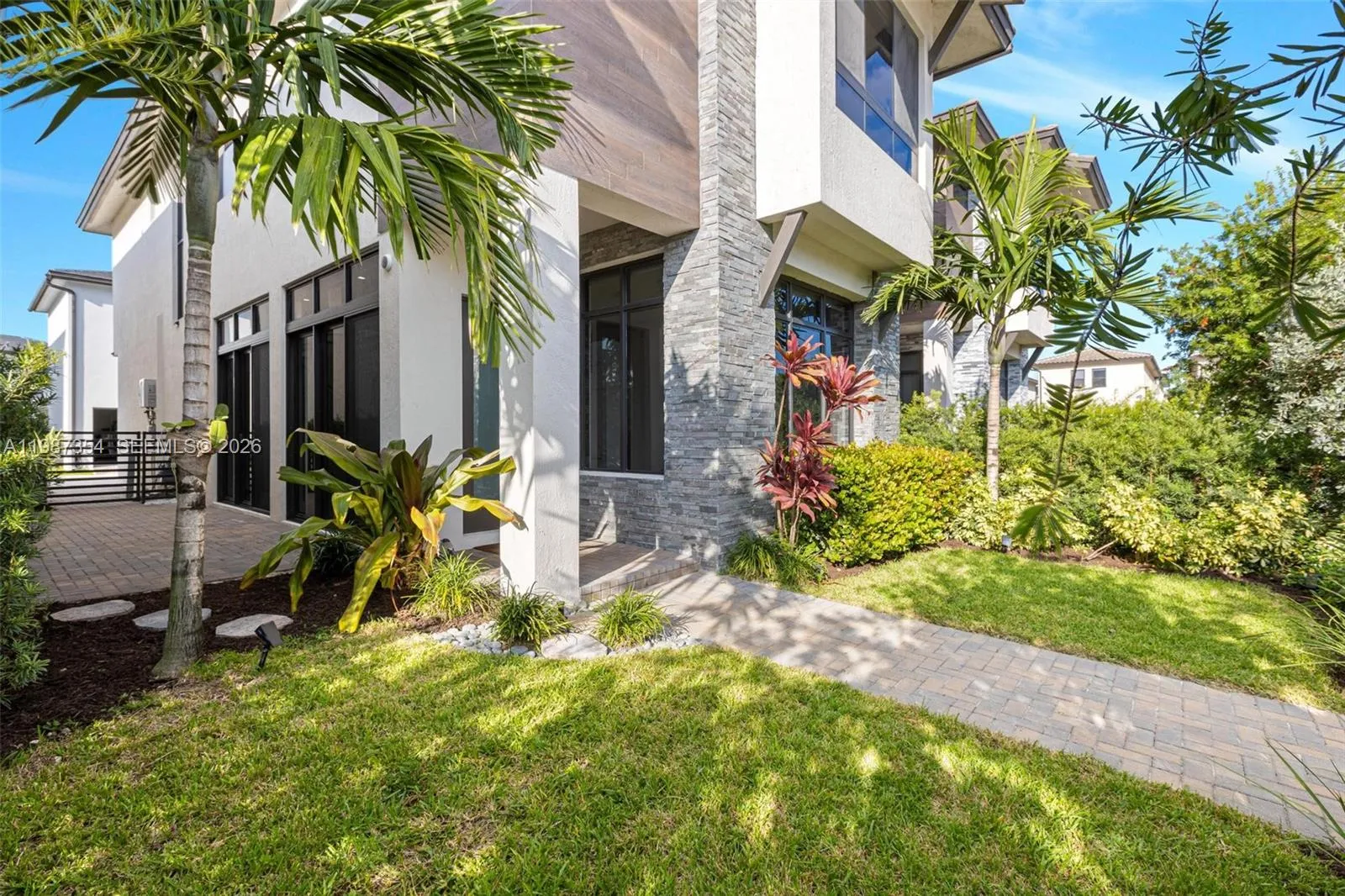 8225 Nw 43rd St, Doral, Florida 33166, Doral, Florida 33166, 4 Bedrooms Bedrooms, ,3 BathroomsBathrooms,Residential Lease,For Rent,8225 Nw 43rd St, Doral, Florida 33166,A11987354