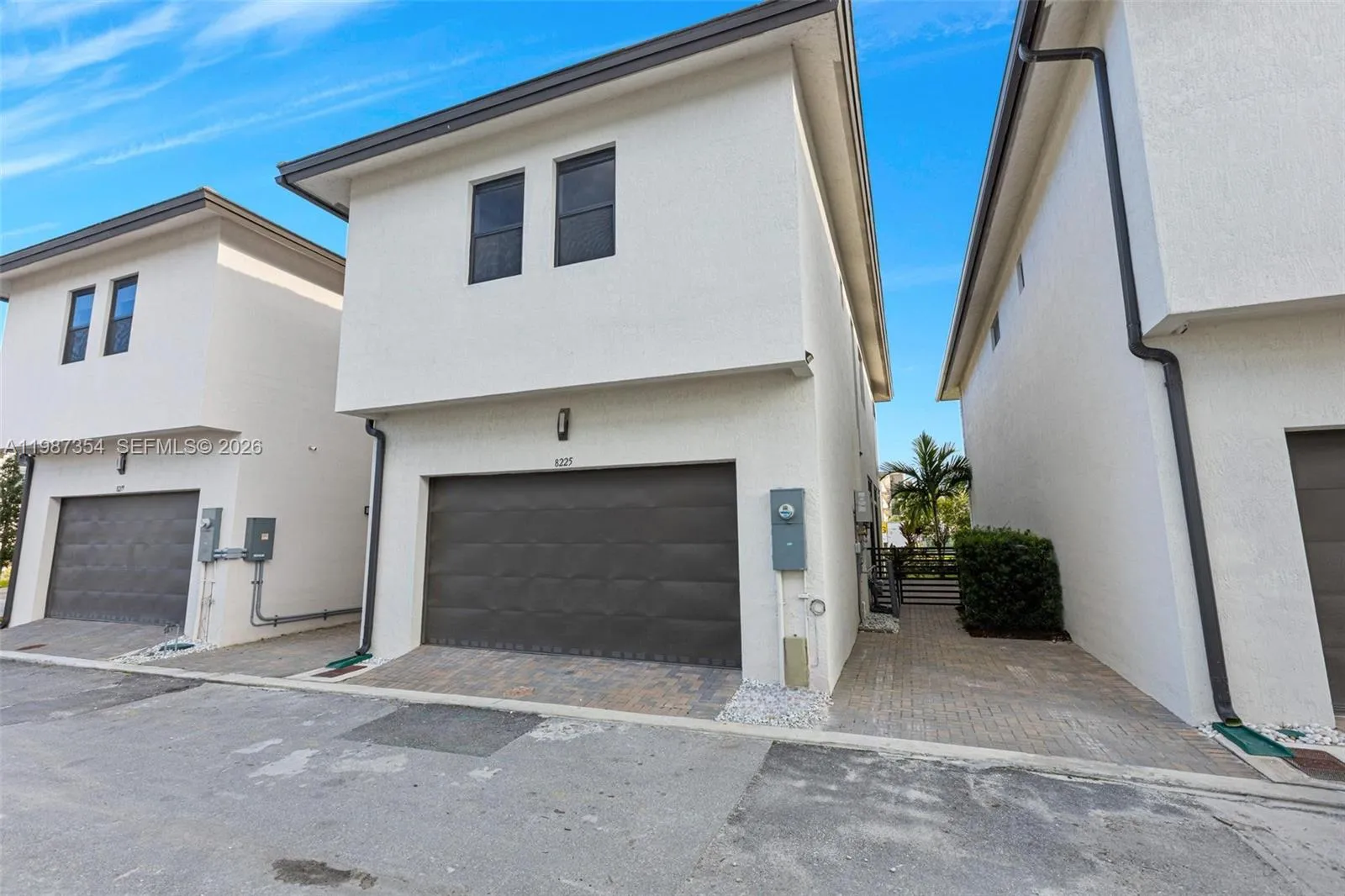8225 Nw 43rd St, Doral, Florida 33166, Doral, Florida 33166, 4 Bedrooms Bedrooms, ,3 BathroomsBathrooms,Residential Lease,For Rent,8225 Nw 43rd St, Doral, Florida 33166,A11987354