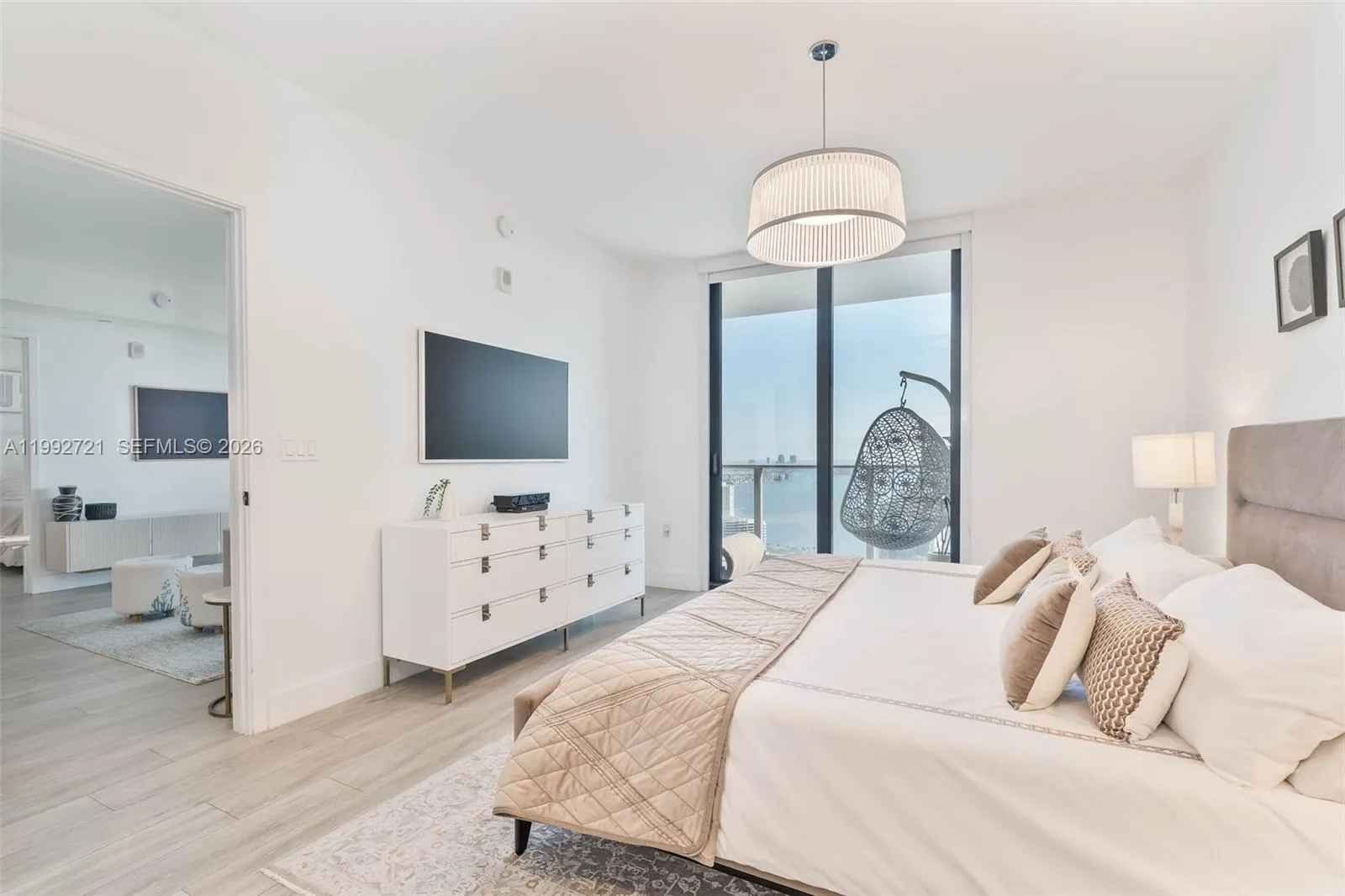 Miami, Florida 33131, 2 Bedrooms Bedrooms, ,3 BathroomsBathrooms,Residential Lease,For Rent,A11992721