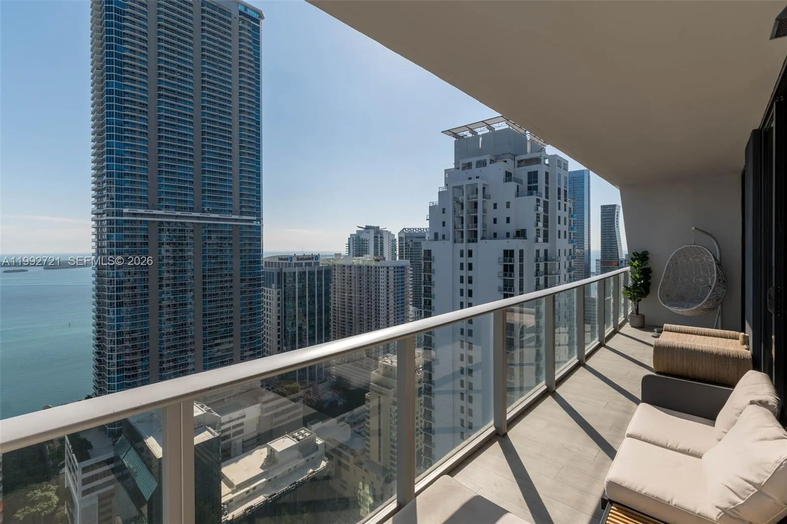 Miami, Florida 33131, 2 Bedrooms Bedrooms, ,3 BathroomsBathrooms,Residential Lease,For Rent,A11992721