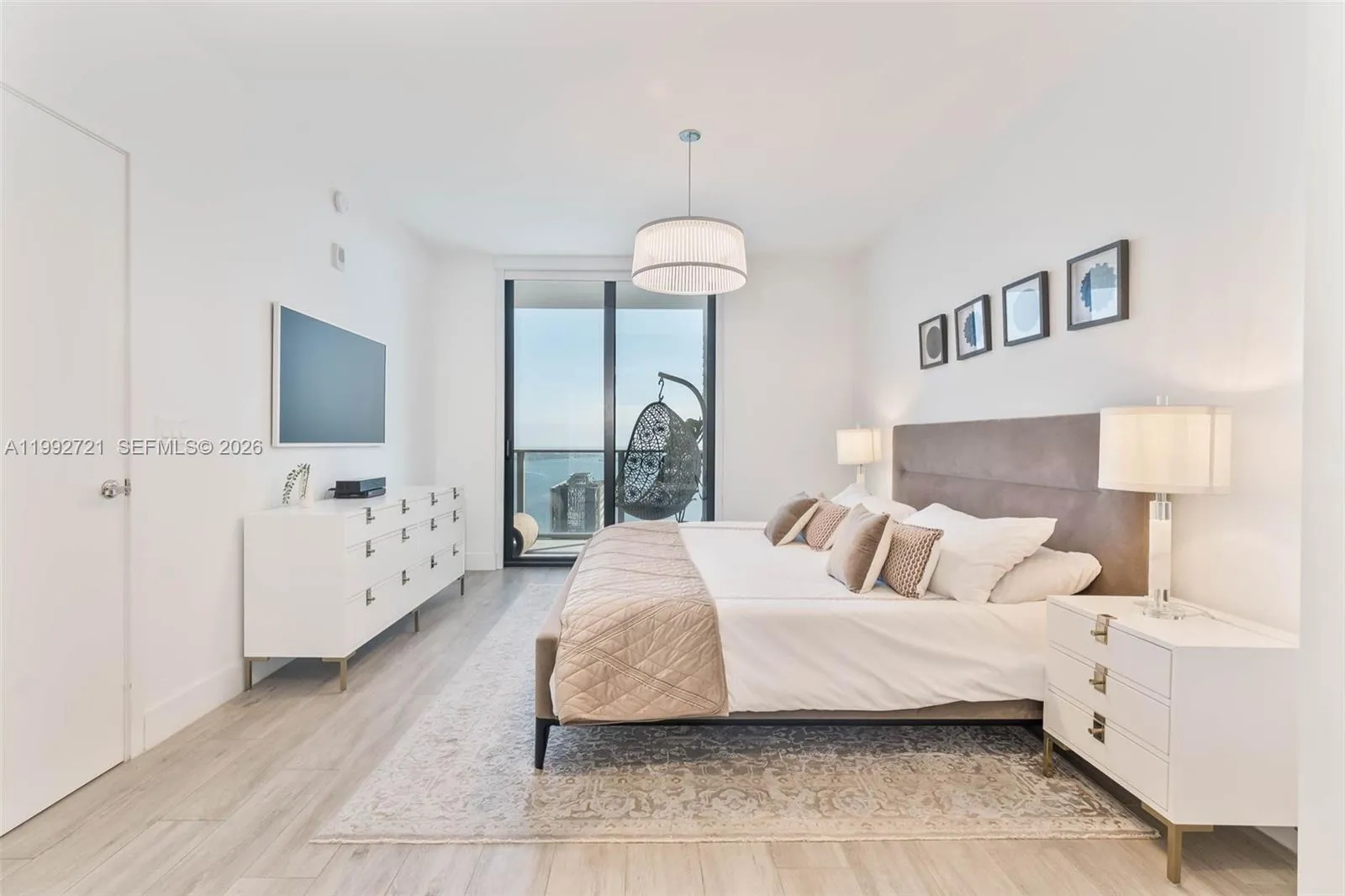 Miami, Florida 33131, 2 Bedrooms Bedrooms, ,3 BathroomsBathrooms,Residential Lease,For Rent,A11992721