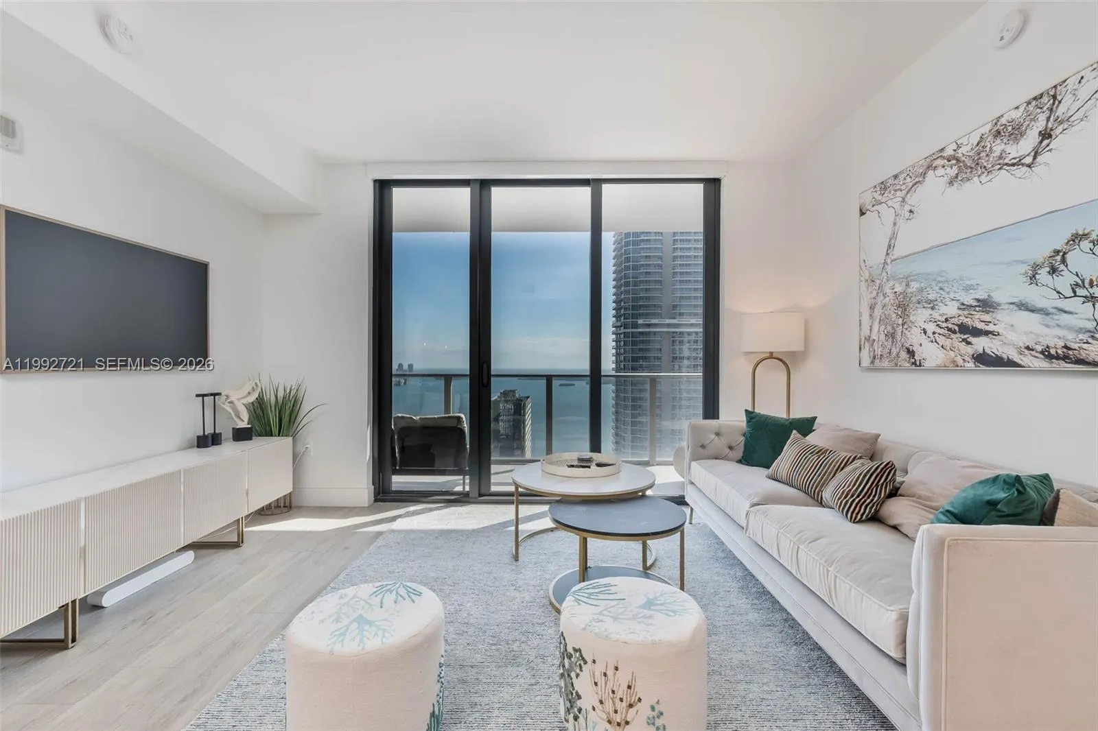 Miami, Florida 33131, 2 Bedrooms Bedrooms, ,3 BathroomsBathrooms,Residential Lease,For Rent,A11992721