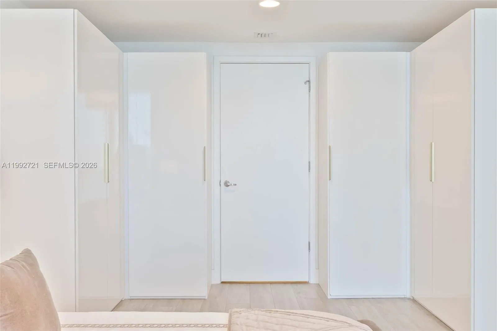 Miami, Florida 33131, 2 Bedrooms Bedrooms, ,3 BathroomsBathrooms,Residential Lease,For Rent,A11992721