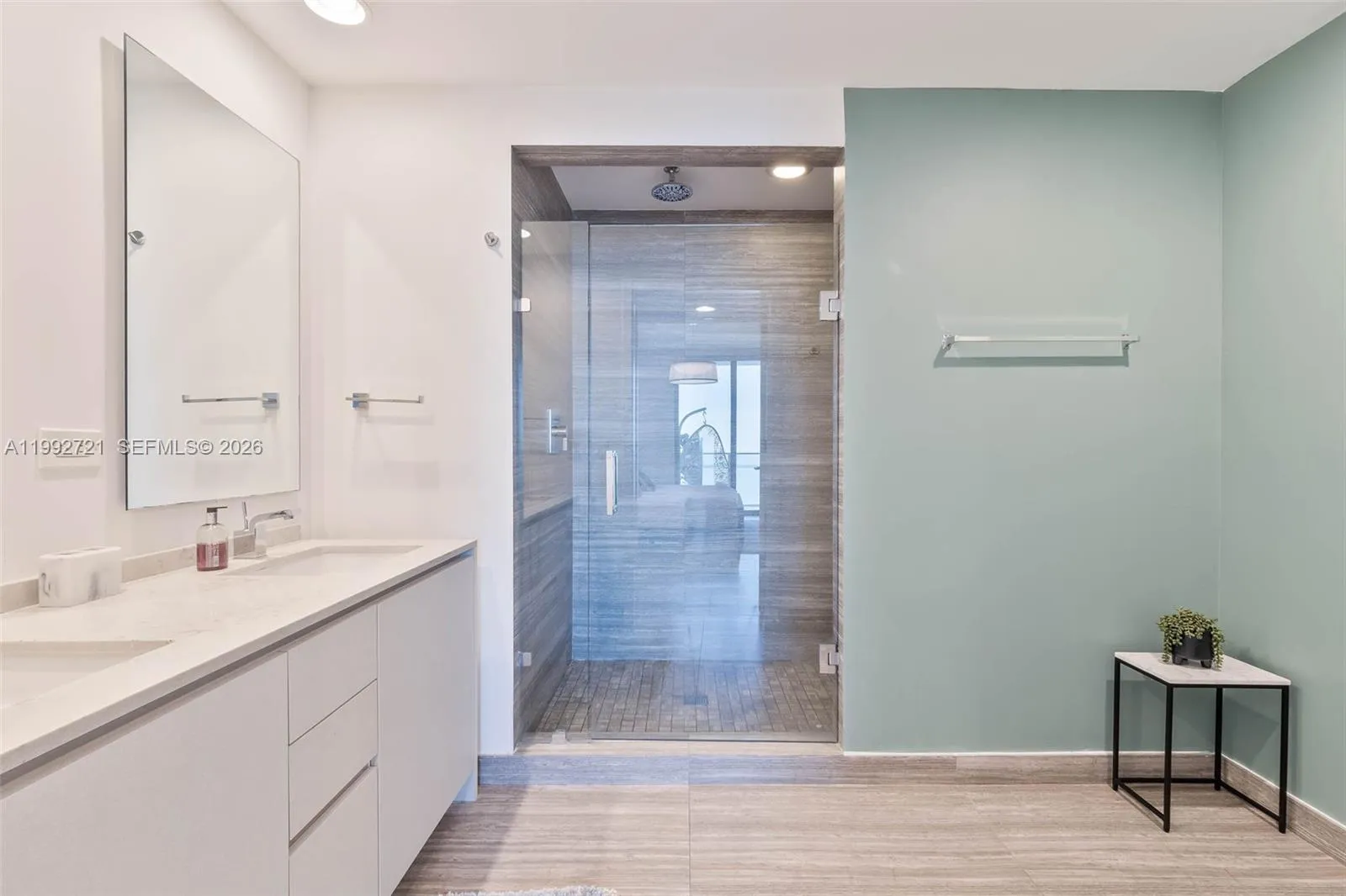Miami, Florida 33131, 2 Bedrooms Bedrooms, ,3 BathroomsBathrooms,Residential Lease,For Rent,A11992721