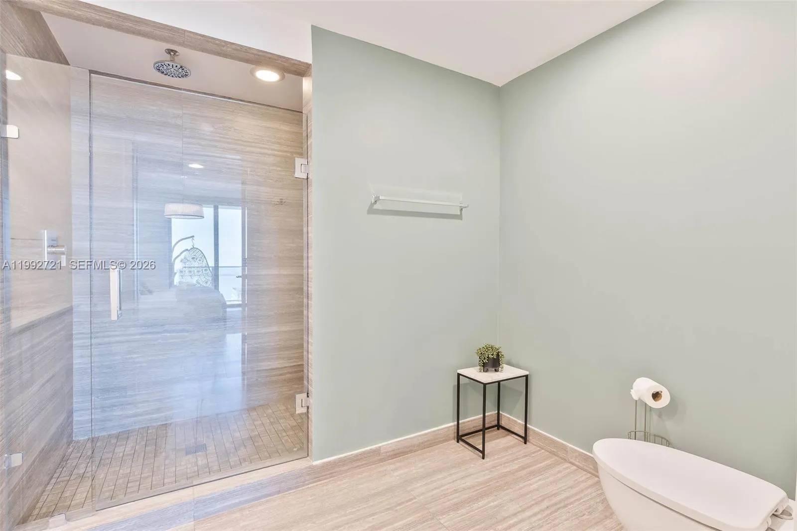 Miami, Florida 33131, 2 Bedrooms Bedrooms, ,3 BathroomsBathrooms,Residential Lease,For Rent,A11992721