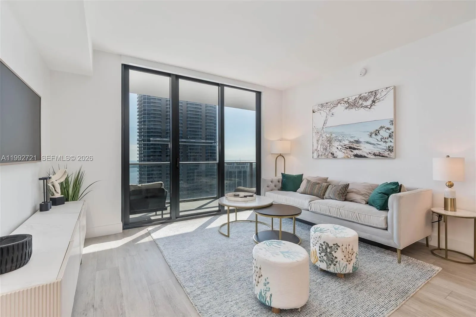 Miami, Florida 33131, 2 Bedrooms Bedrooms, ,3 BathroomsBathrooms,Residential Lease,For Rent,A11992721